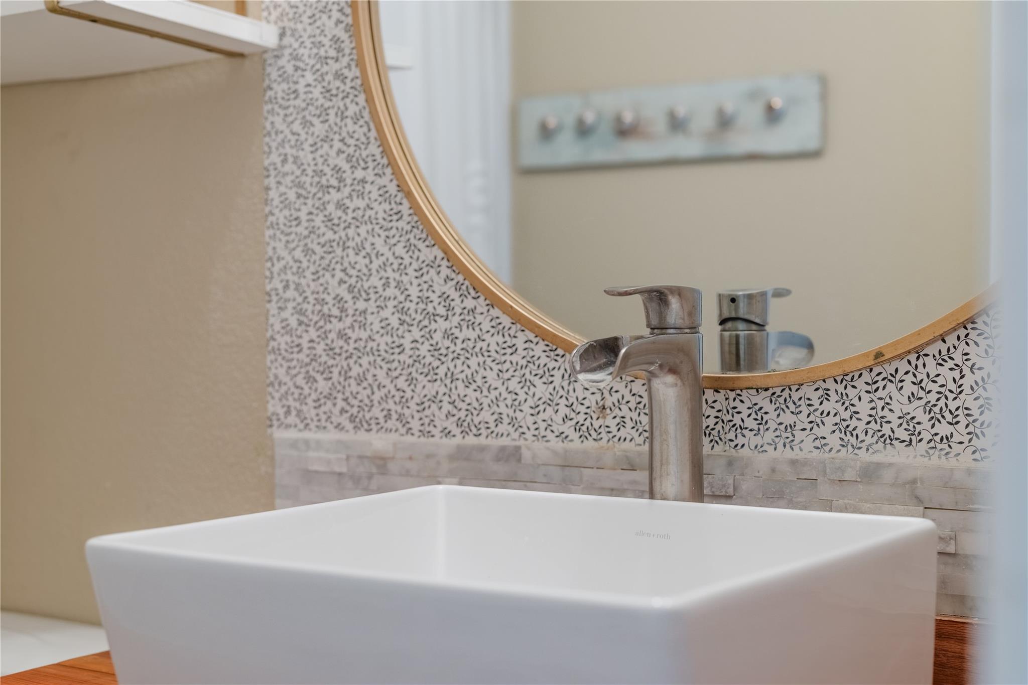 303 Almquist St, Hutto, TX 78634