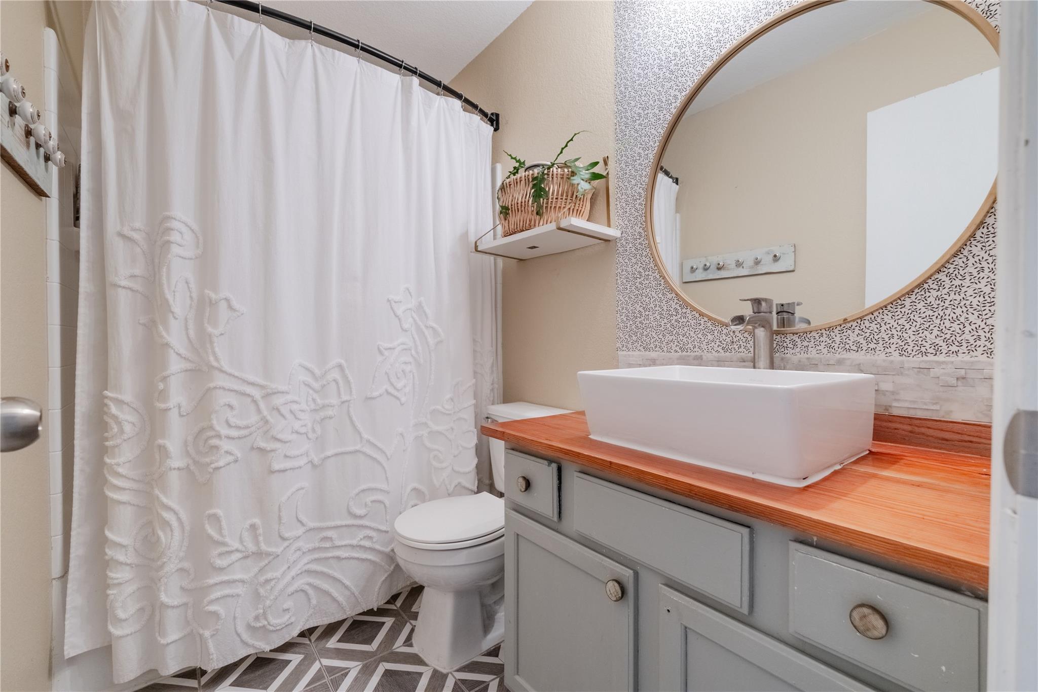 303 Almquist St, Hutto, TX 78634