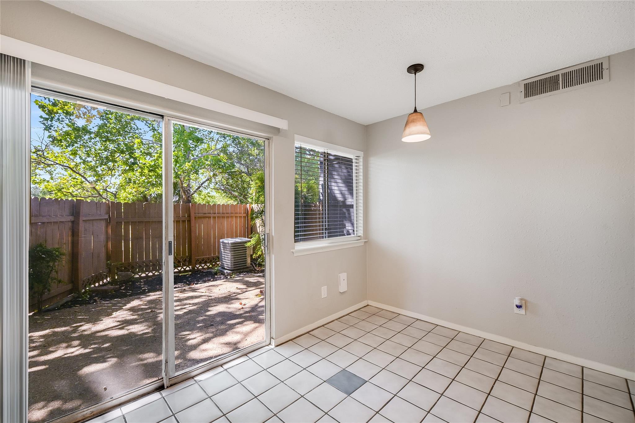 5913 Little Creek Trl, Austin, TX 78744