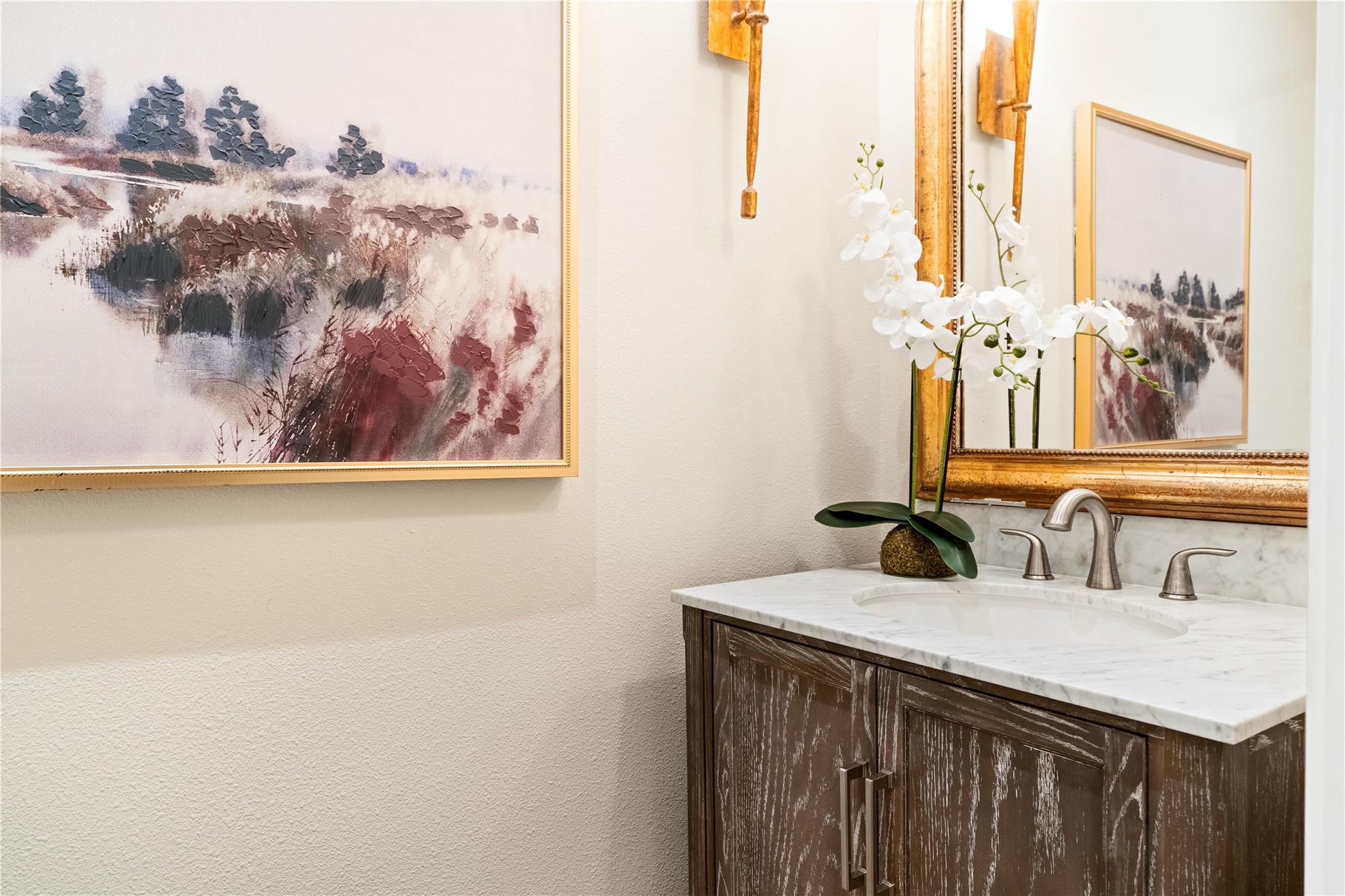 2112 Lauren Dr, Spicewood, TX 78669