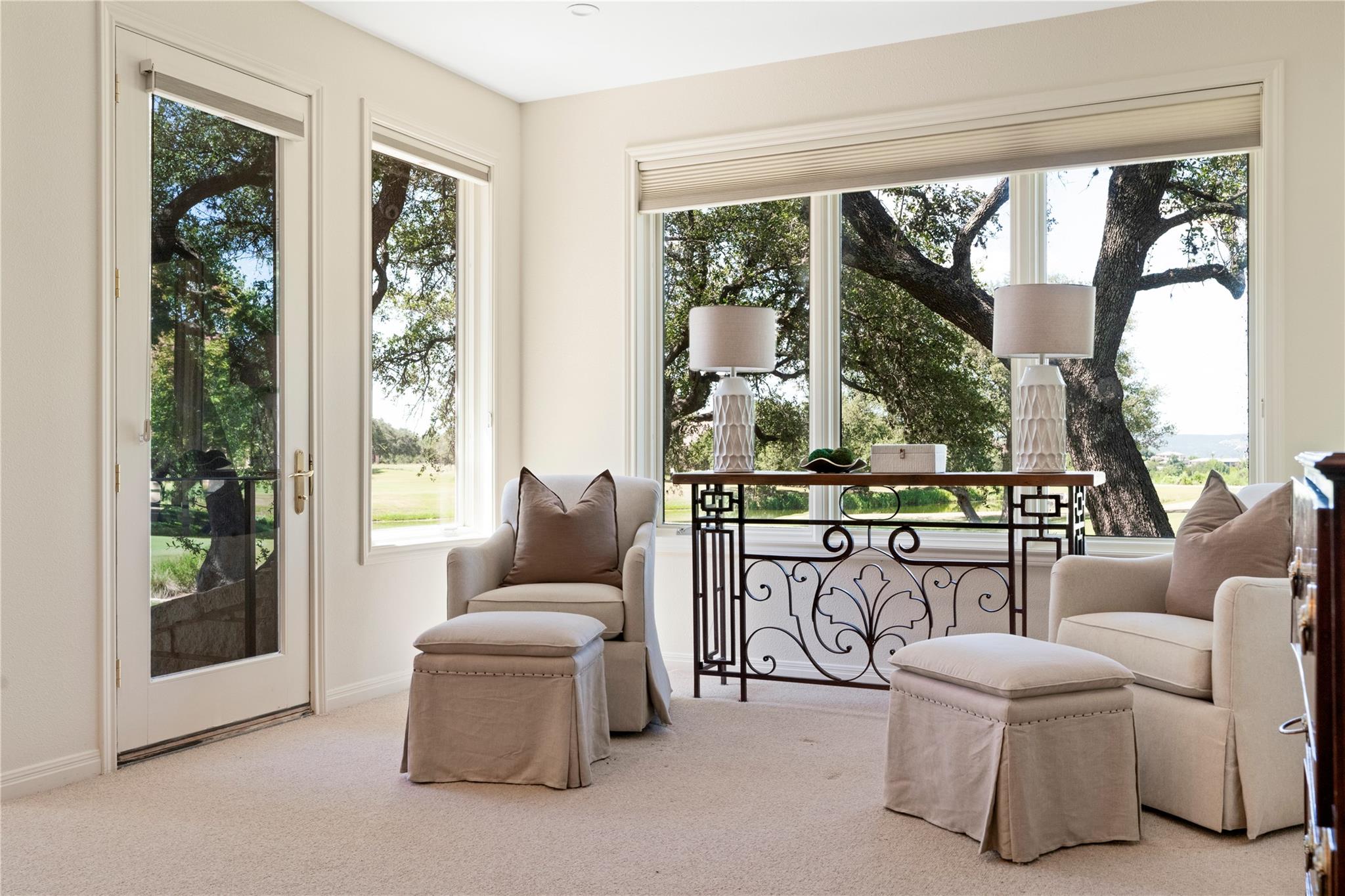 2112 Lauren Dr, Spicewood, TX 78669