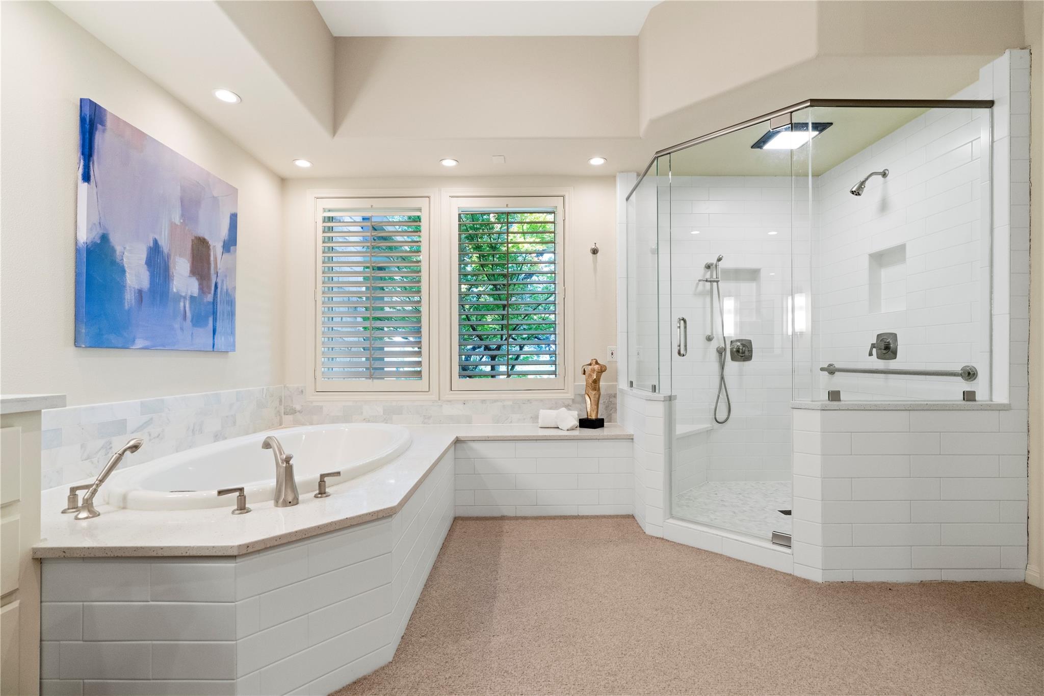 2112 Lauren Dr, Spicewood, TX 78669