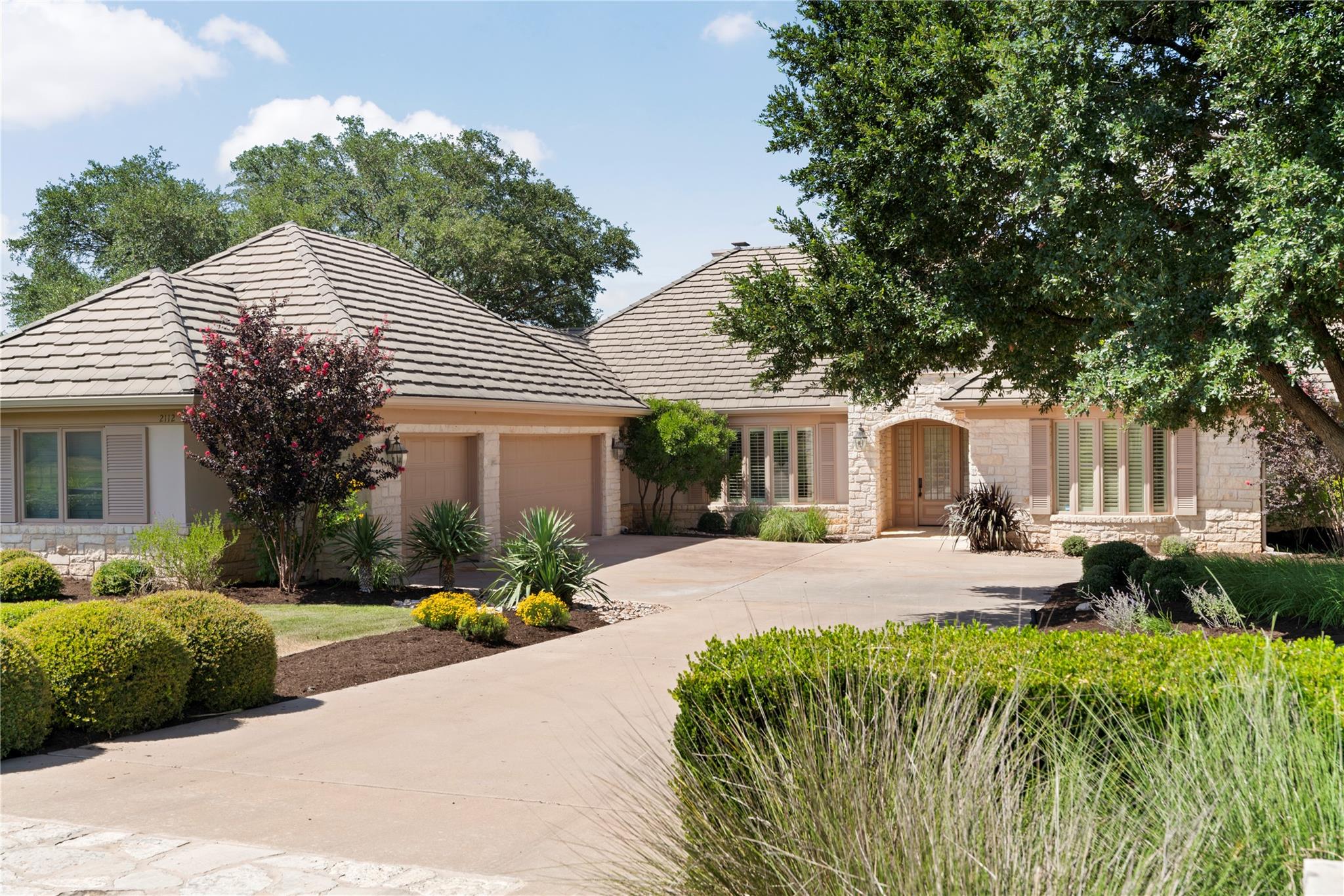 2112 Lauren Dr, Spicewood, TX 78669