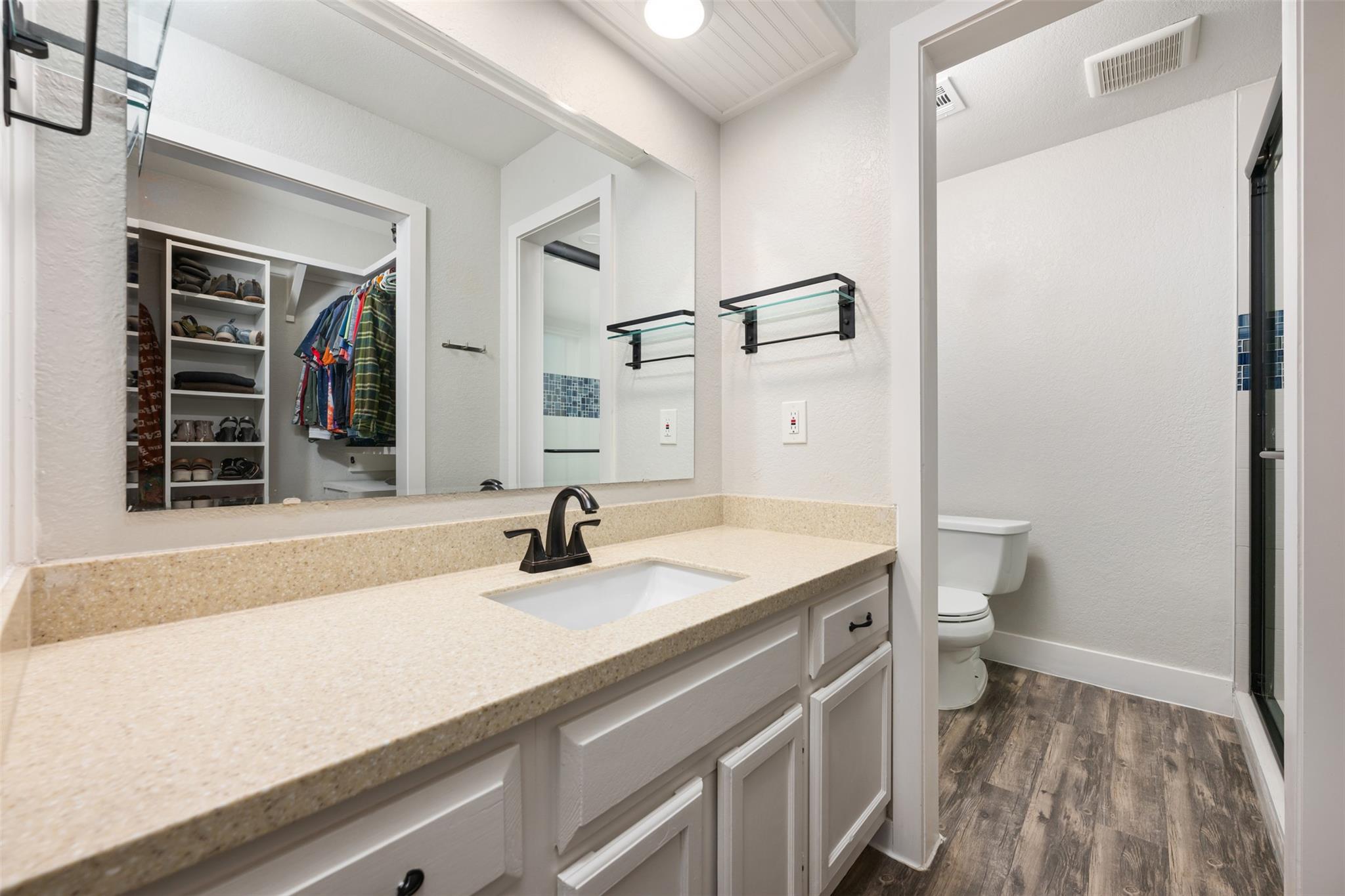 8000 Forest Mesa Dr # B, Austin, TX 78759