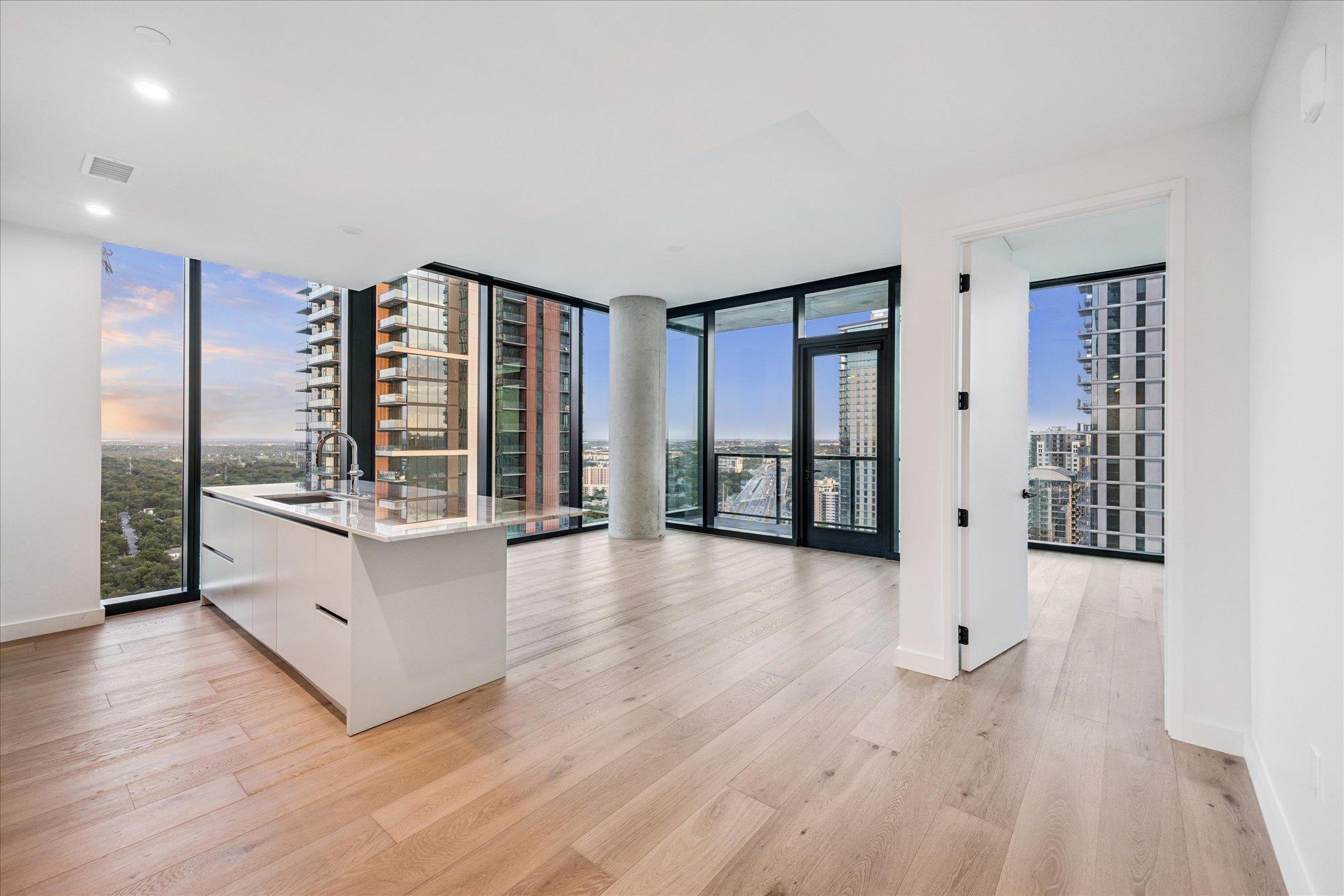 610 Davis St # 2702, Austin, TX 78701