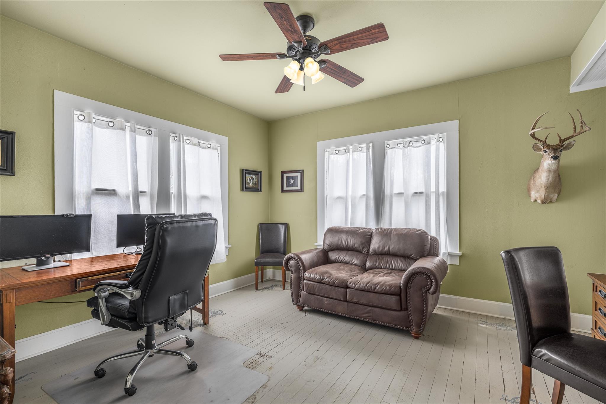 526 S Jefferson St, La Grange, TX 78945