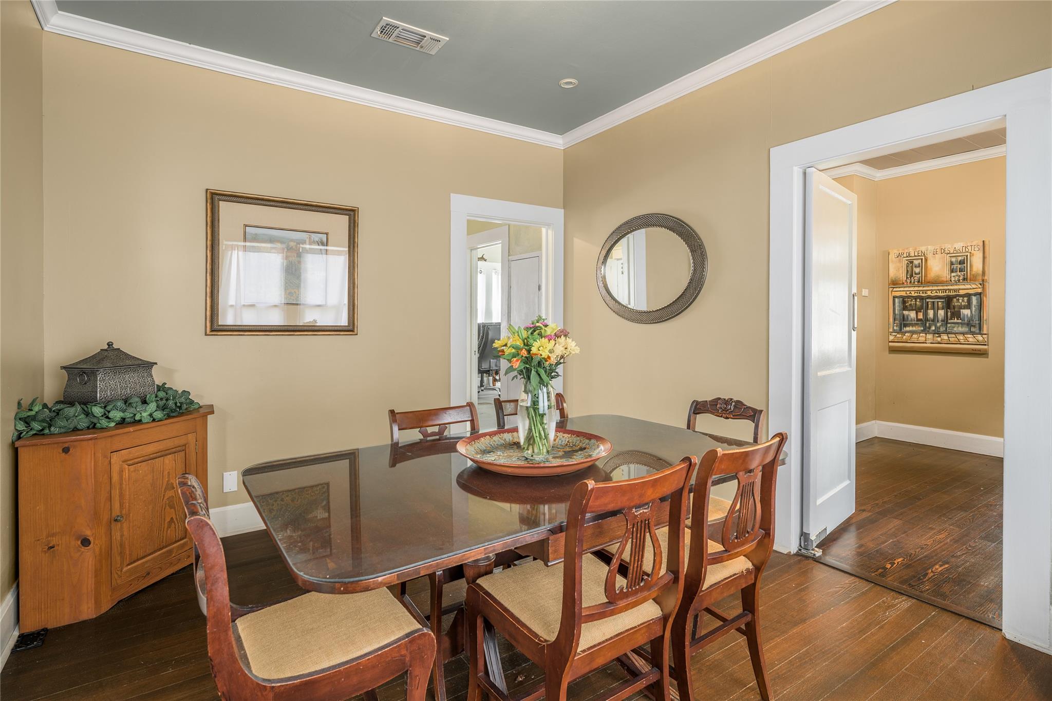 526 S Jefferson St, La Grange, TX 78945