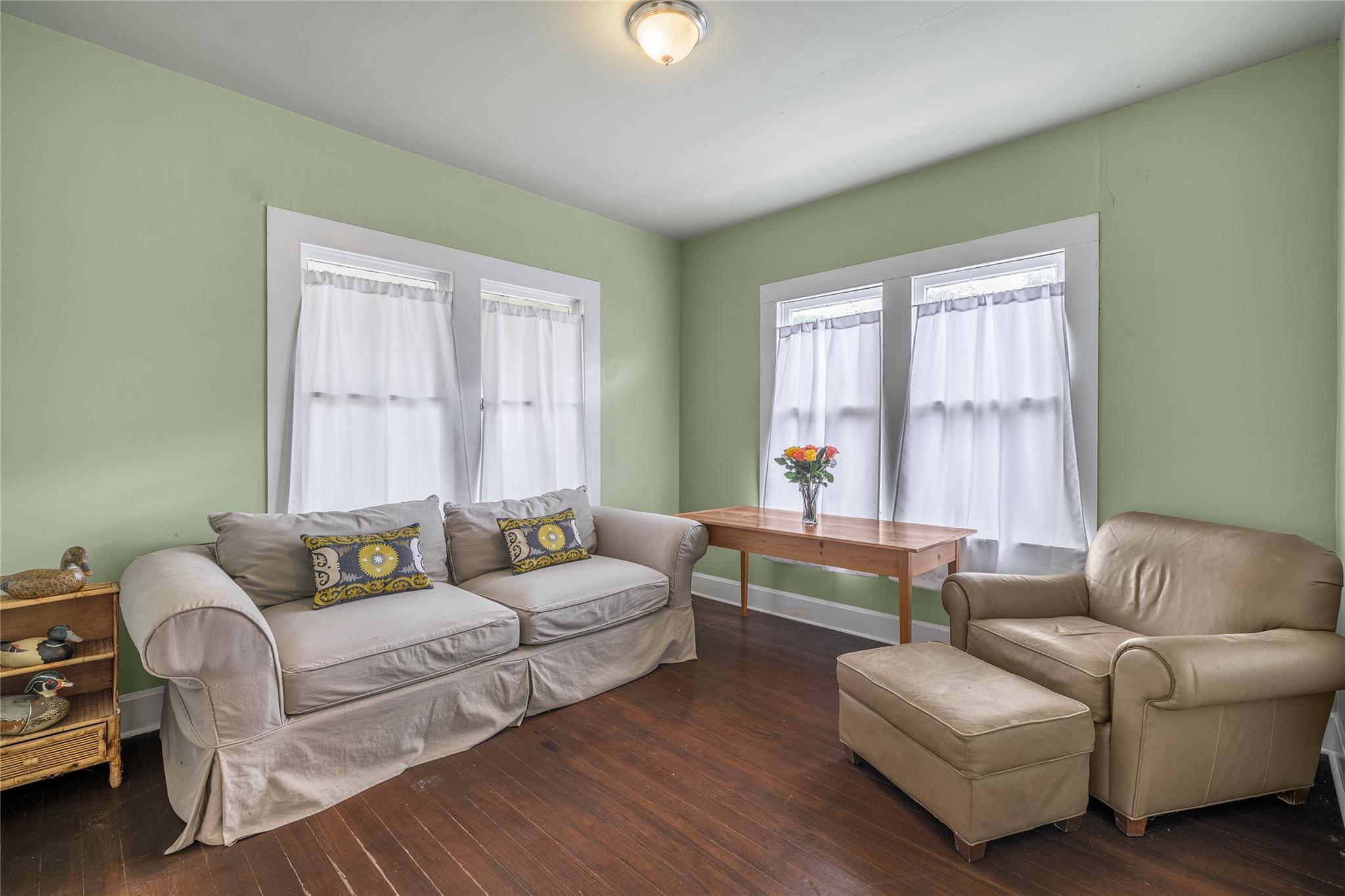 526 S Jefferson St, La Grange, TX 78945