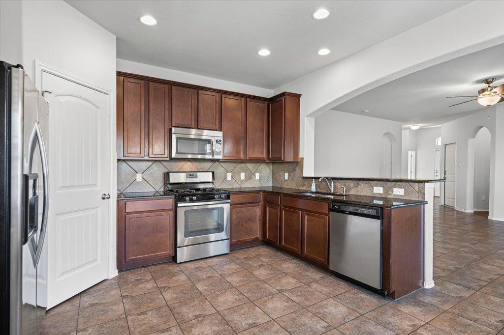 377 Dragon Ridge Rd, Buda, TX 78610