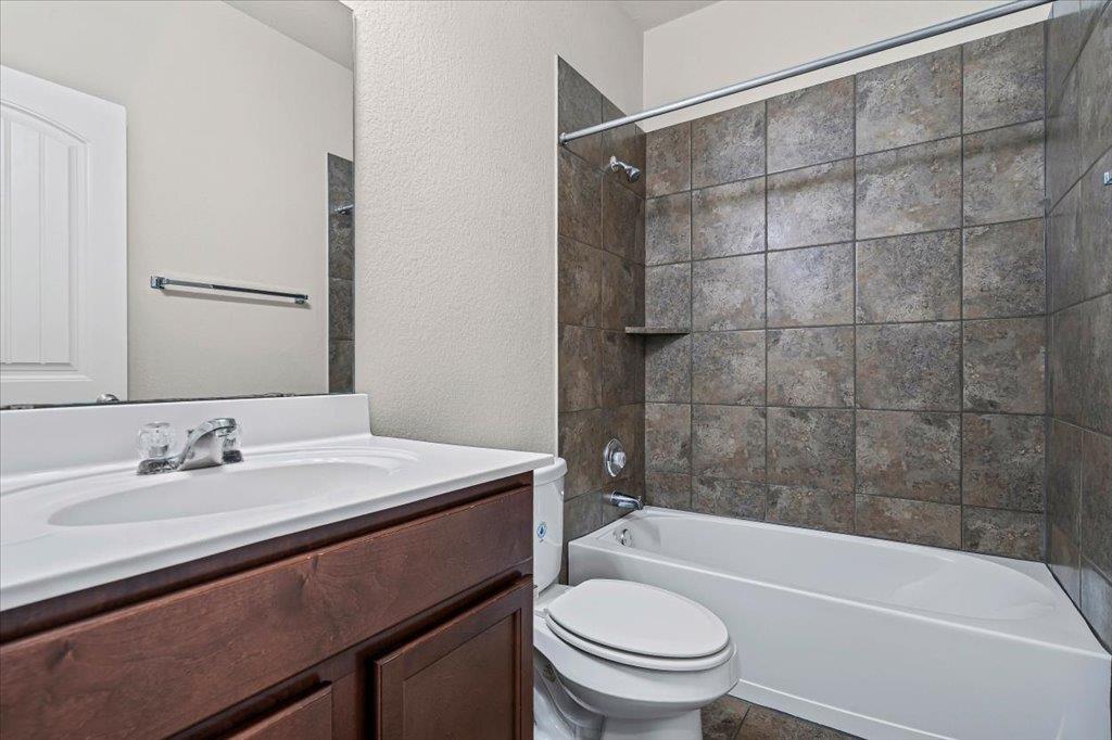 377 Dragon Ridge Rd, Buda, TX 78610