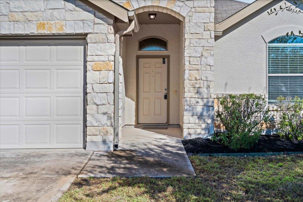377 Dragon Ridge Rd, Buda, TX 78610