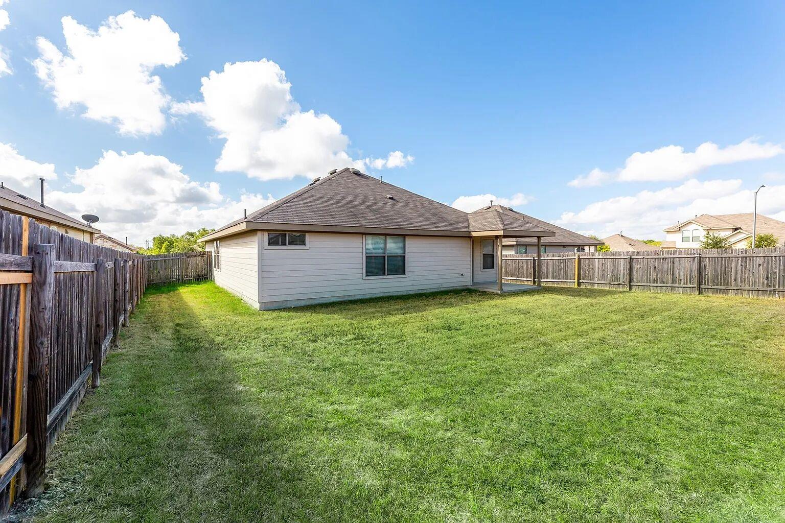 377 Dragon Ridge Rd, Buda, TX 78610