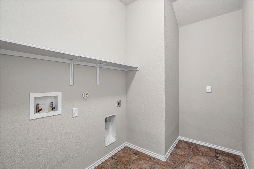 377 Dragon Ridge Rd, Buda, TX 78610