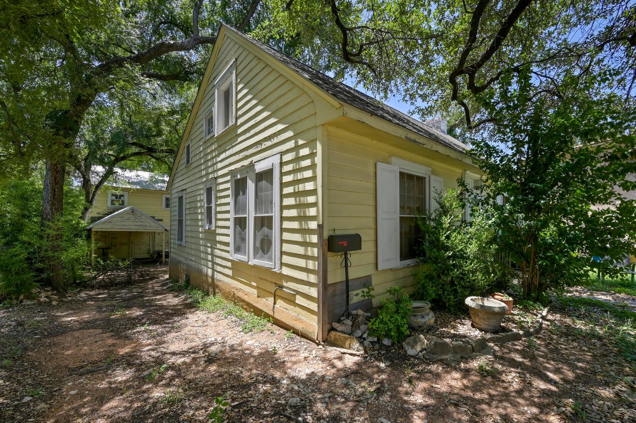 1017 W 31st St, Austin, TX 78705