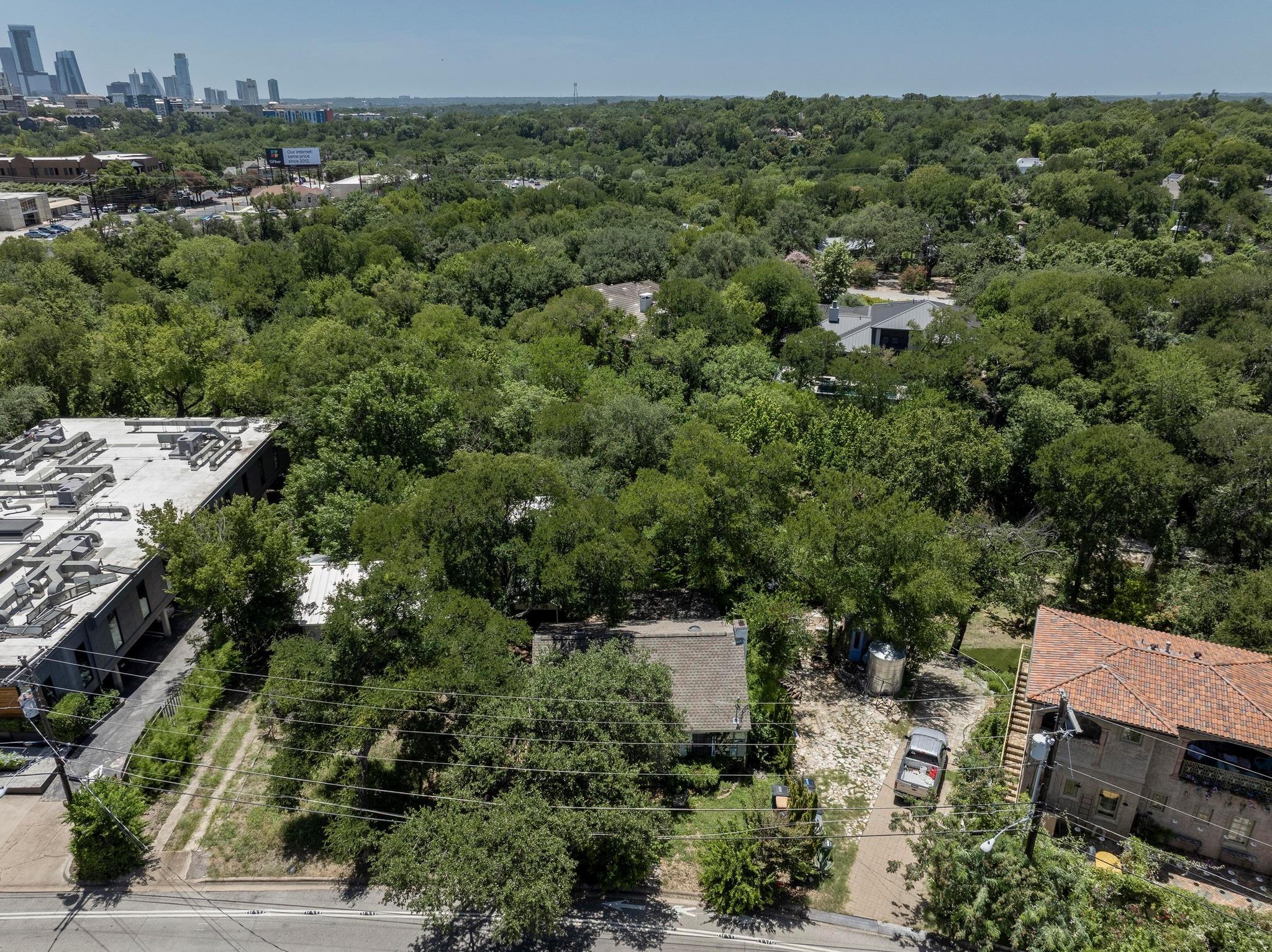 1017 W 31st St, Austin, TX 78705