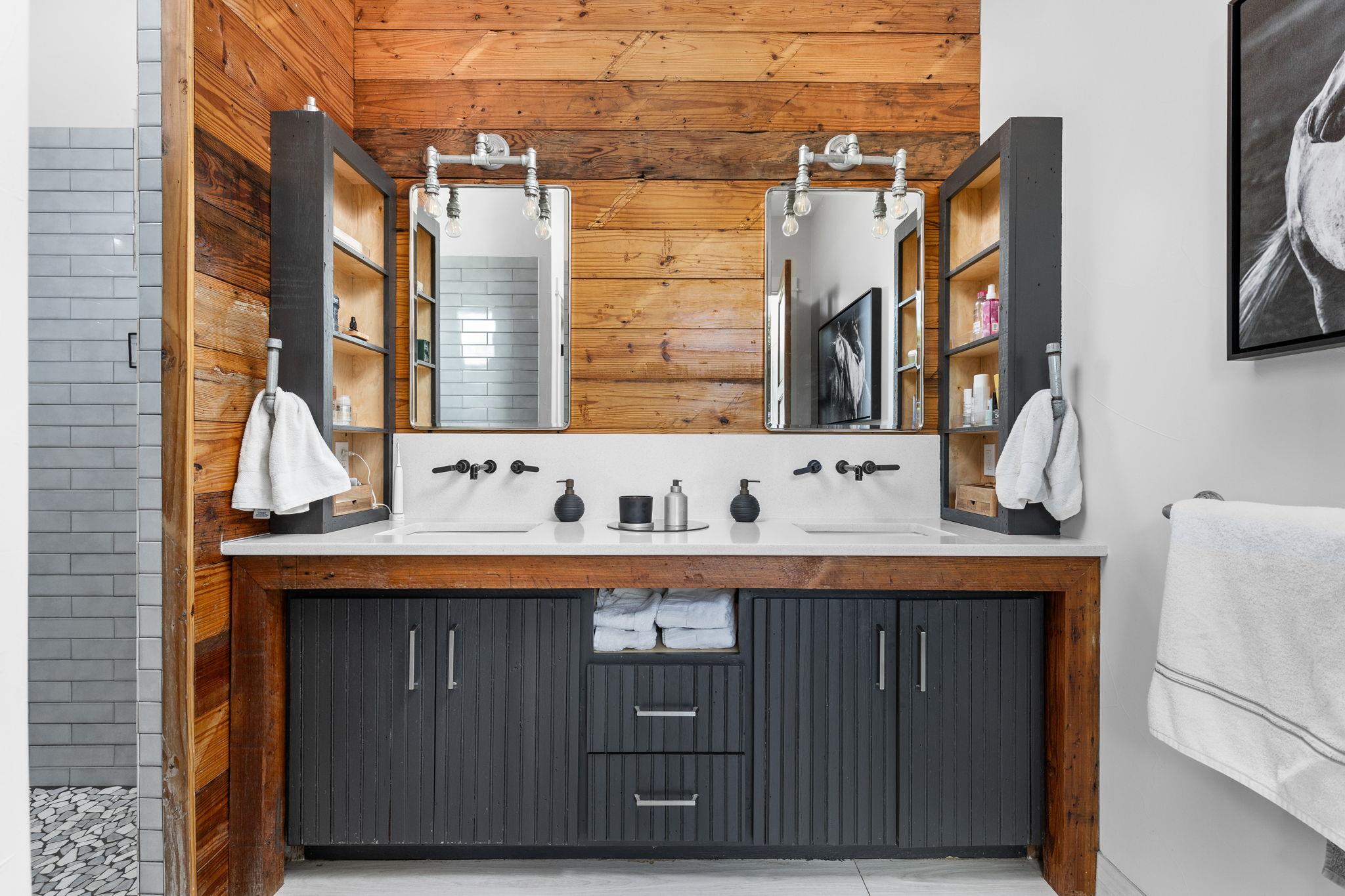 283 Hills Of Bandera Rd, Bandera, TX 78003