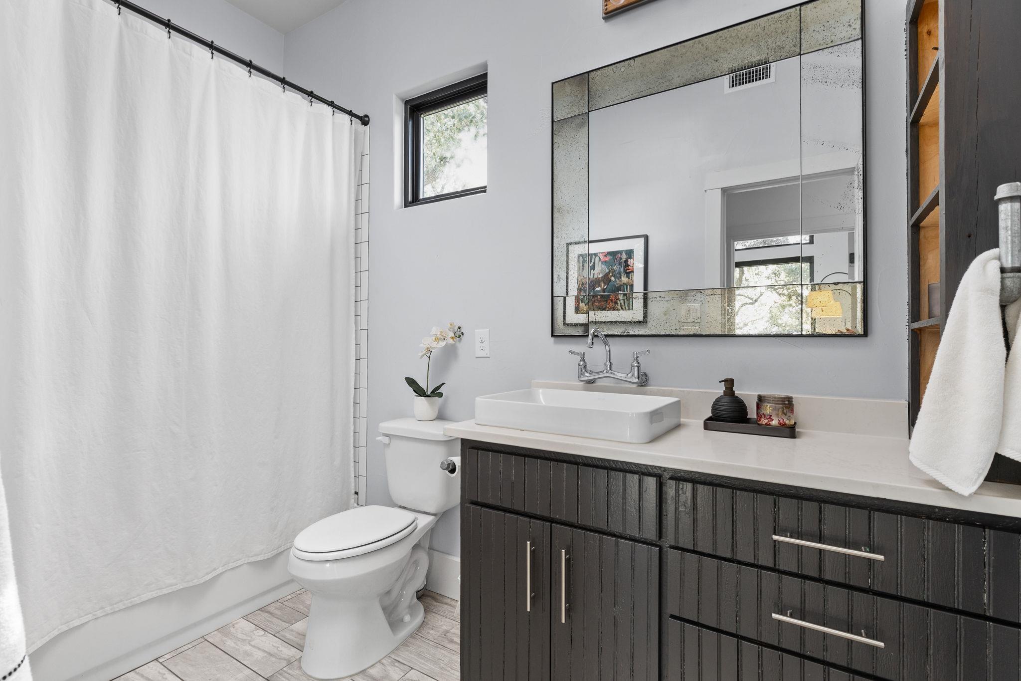 283 Hills Of Bandera Rd, Bandera, TX 78003