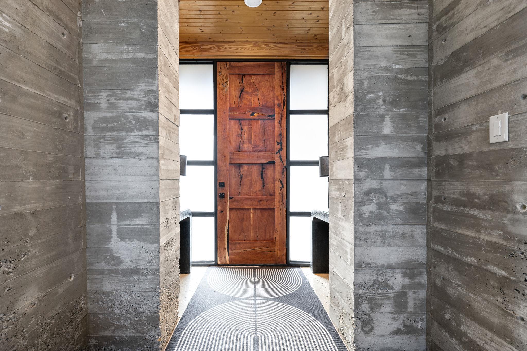 283 Hills Of Bandera Rd, Bandera, TX 78003