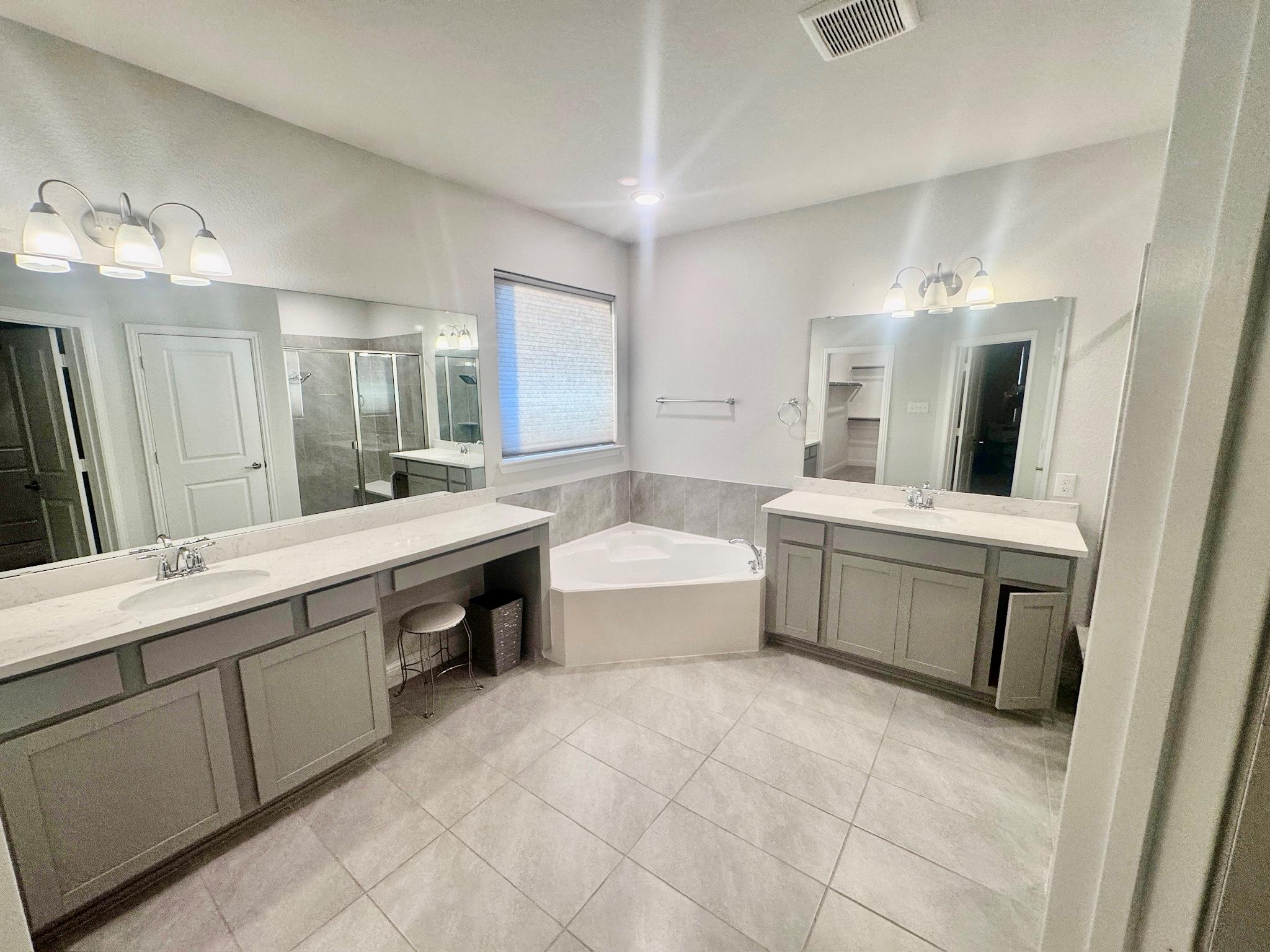 808 Lemmon Ln, Forney, TX 75126