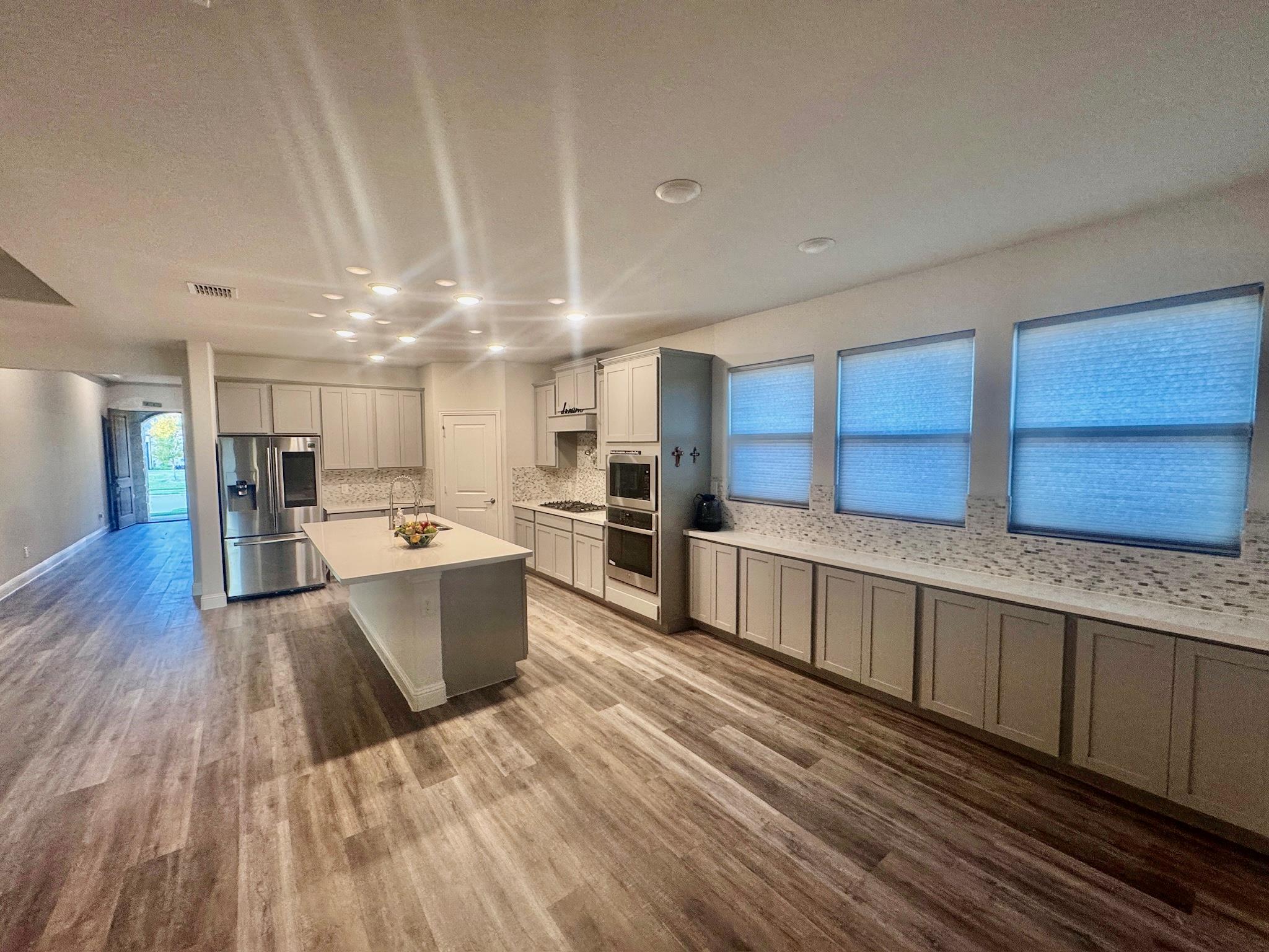 808 Lemmon Ln, Forney, TX 75126