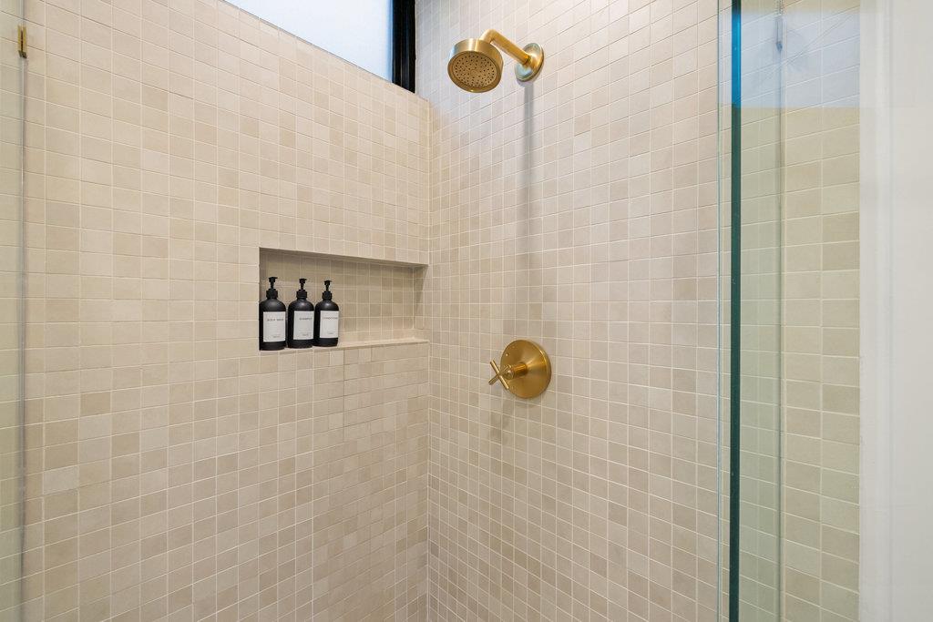 4707 Reyes St # 2, Austin, TX 78721