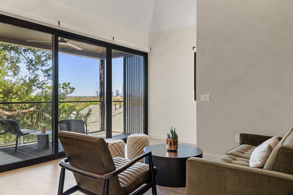 4707 Reyes St # 2, Austin, TX 78721