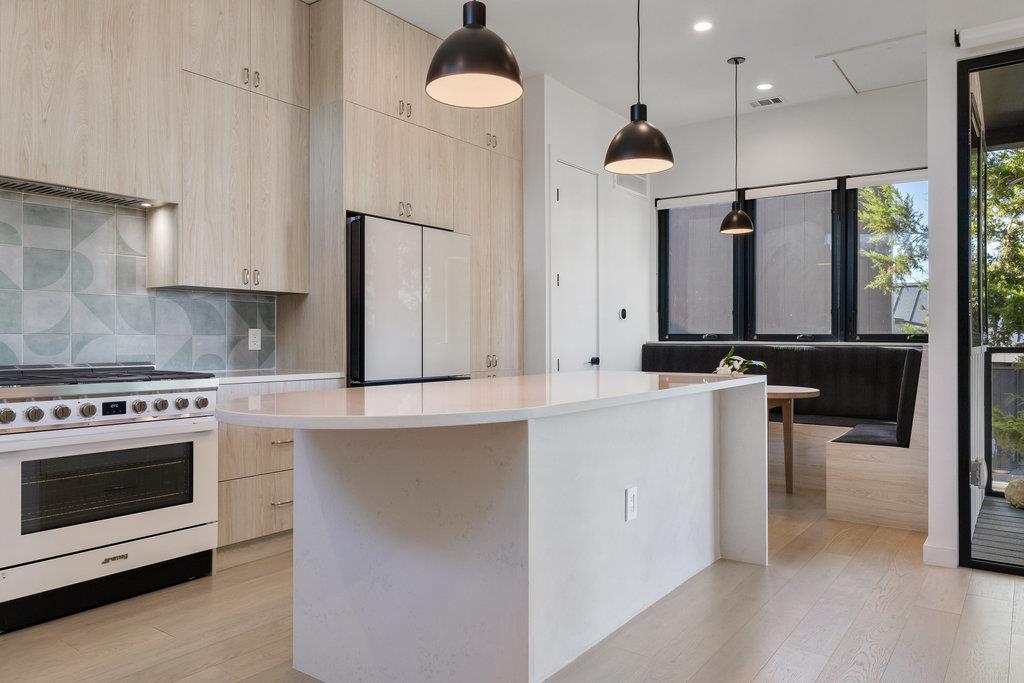 4707 Reyes St # 2, Austin, TX 78721