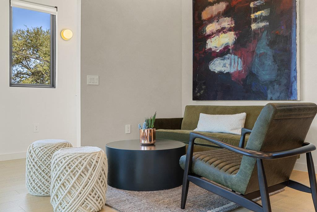 4707 Reyes St # 2, Austin, TX 78721