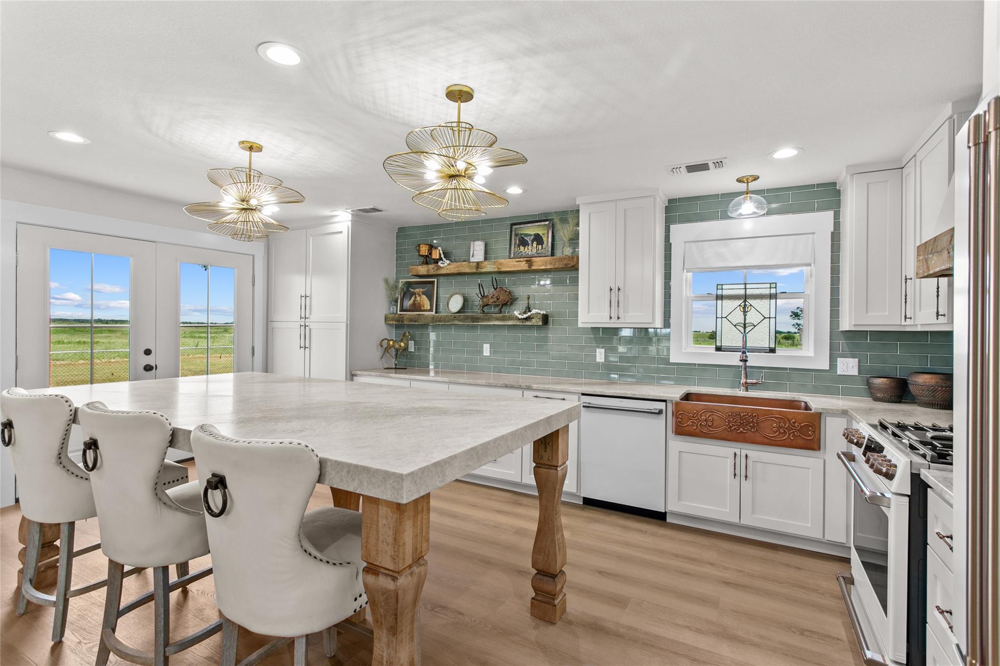 523 E Farm Market 1291, Round Top, TX 78954