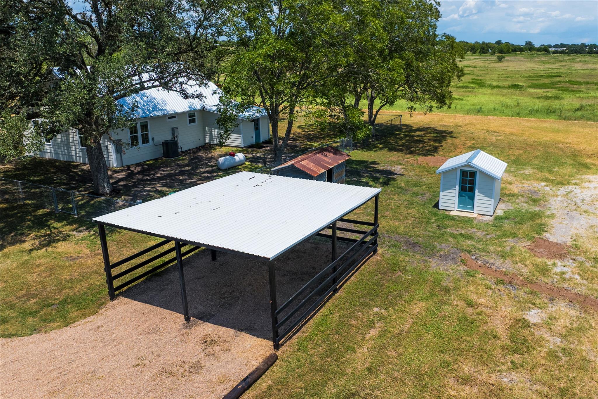 523 E Farm Market 1291, Round Top, TX 78954