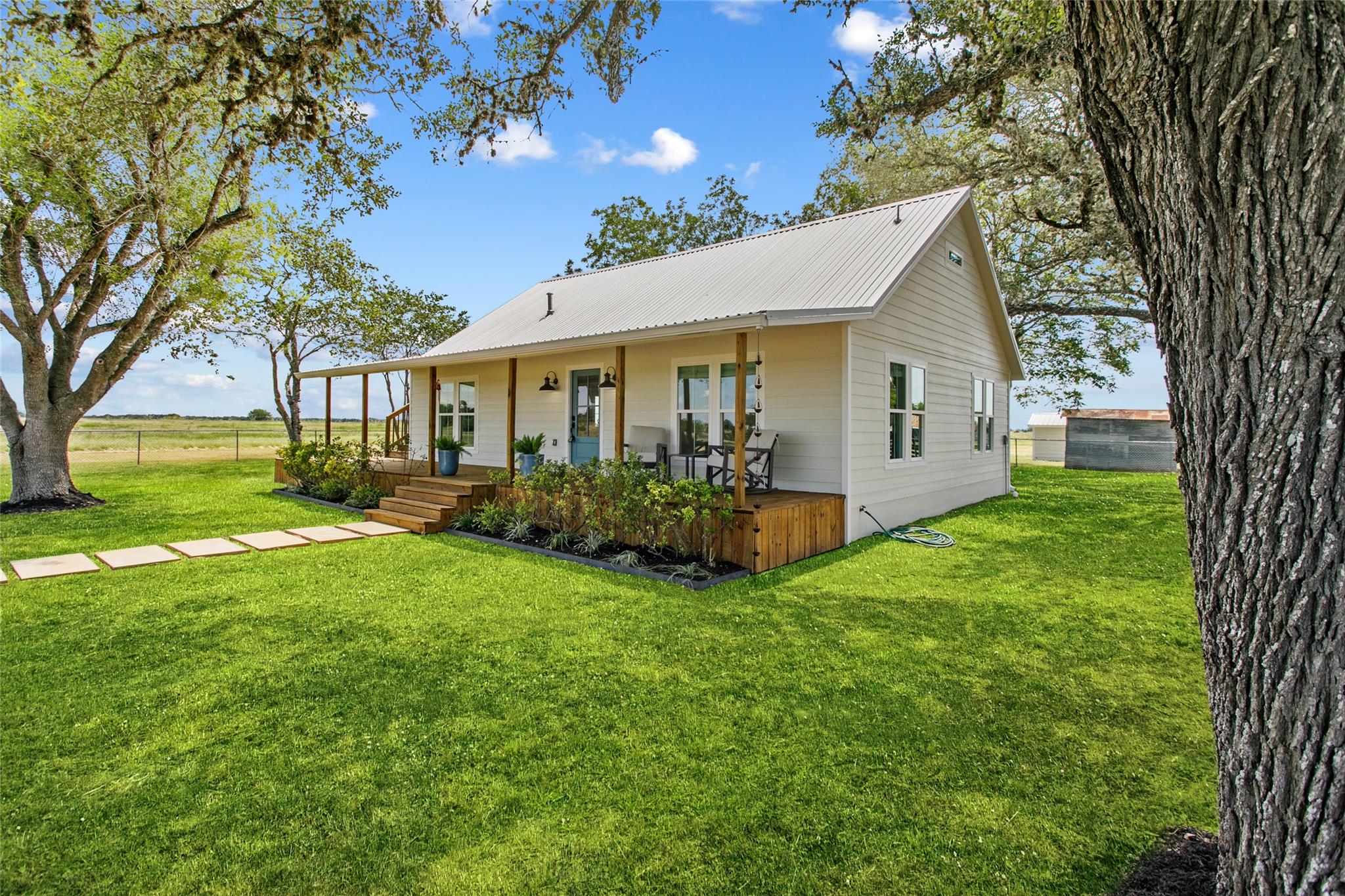 523 E Farm Market 1291, Round Top, TX 78954