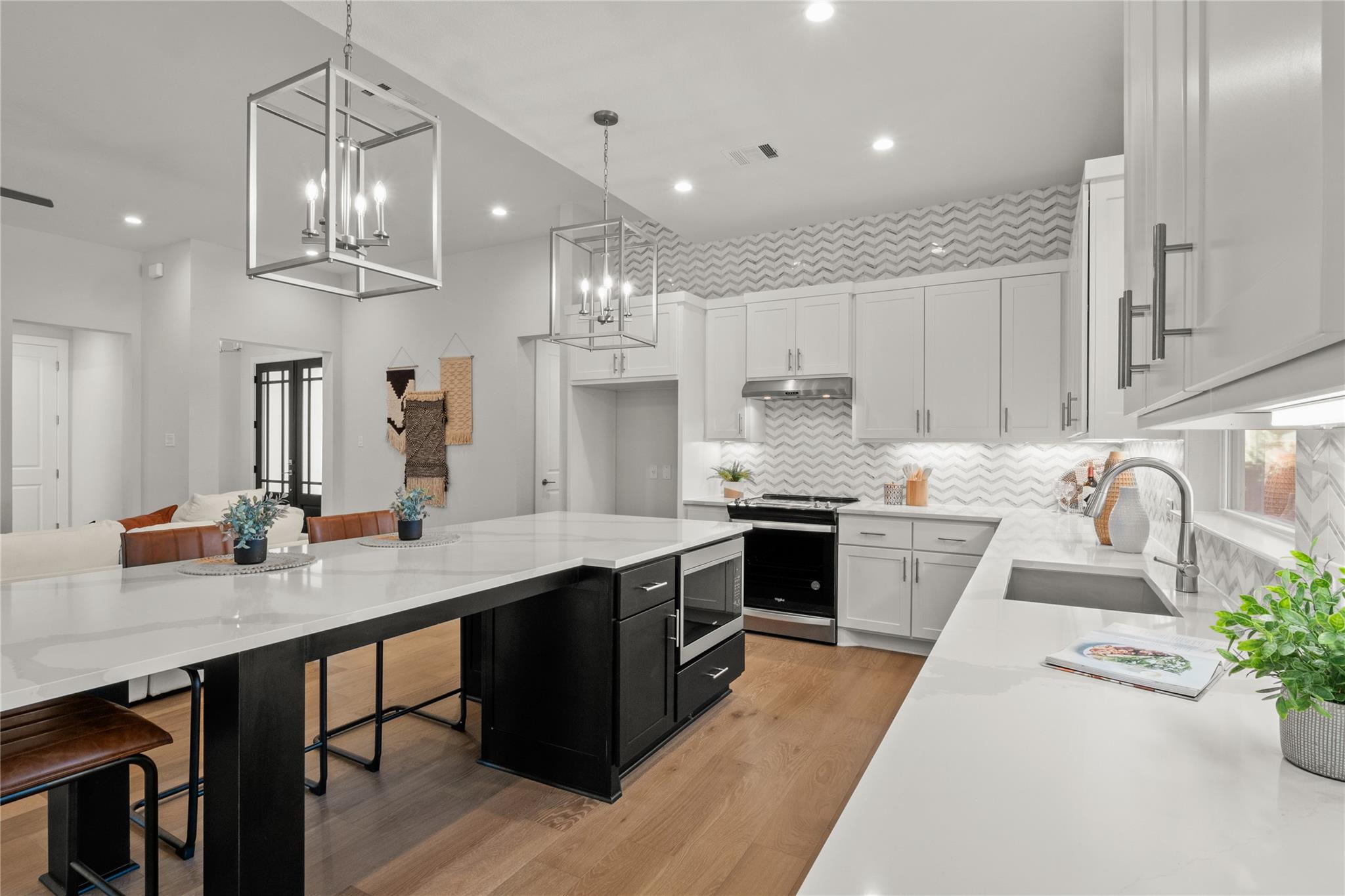 2103 Quiet Stables Cir, Cedar Park, TX 78613