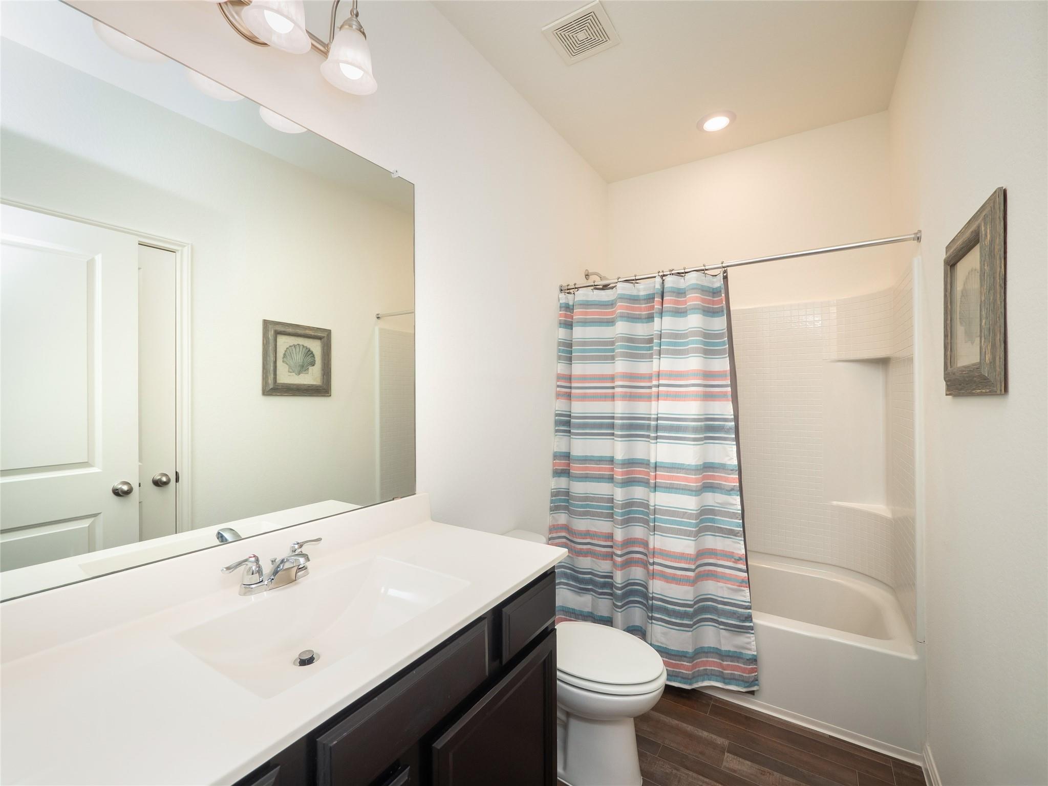 137 Hondo Gap Ln, Jarrell, TX 76537