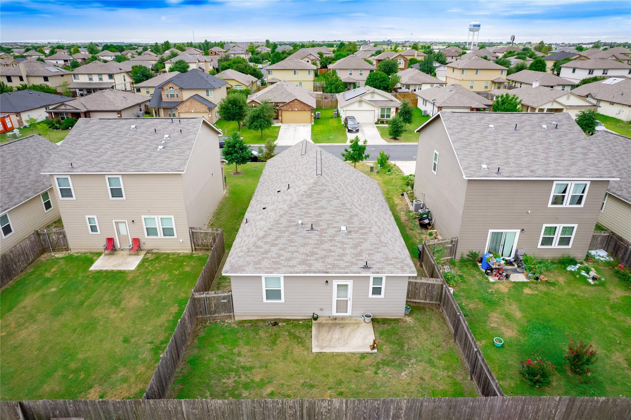 137 Hondo Gap Ln, Jarrell, TX 76537