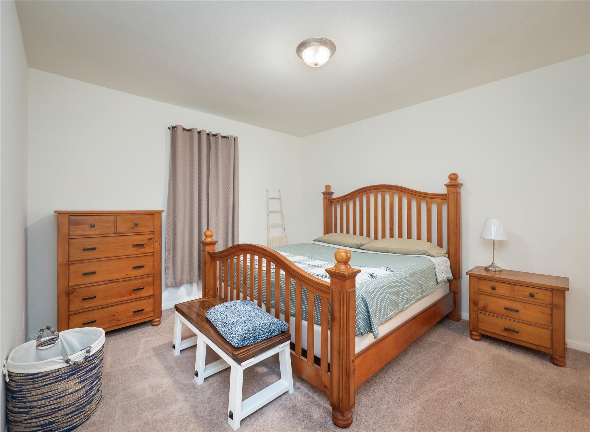 137 Hondo Gap Ln, Jarrell, TX 76537