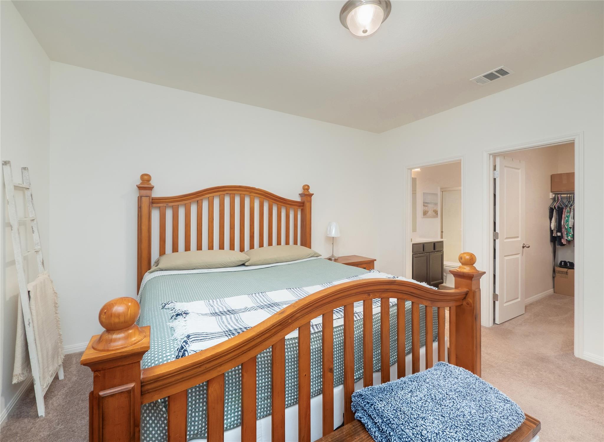 137 Hondo Gap Ln, Jarrell, TX 76537