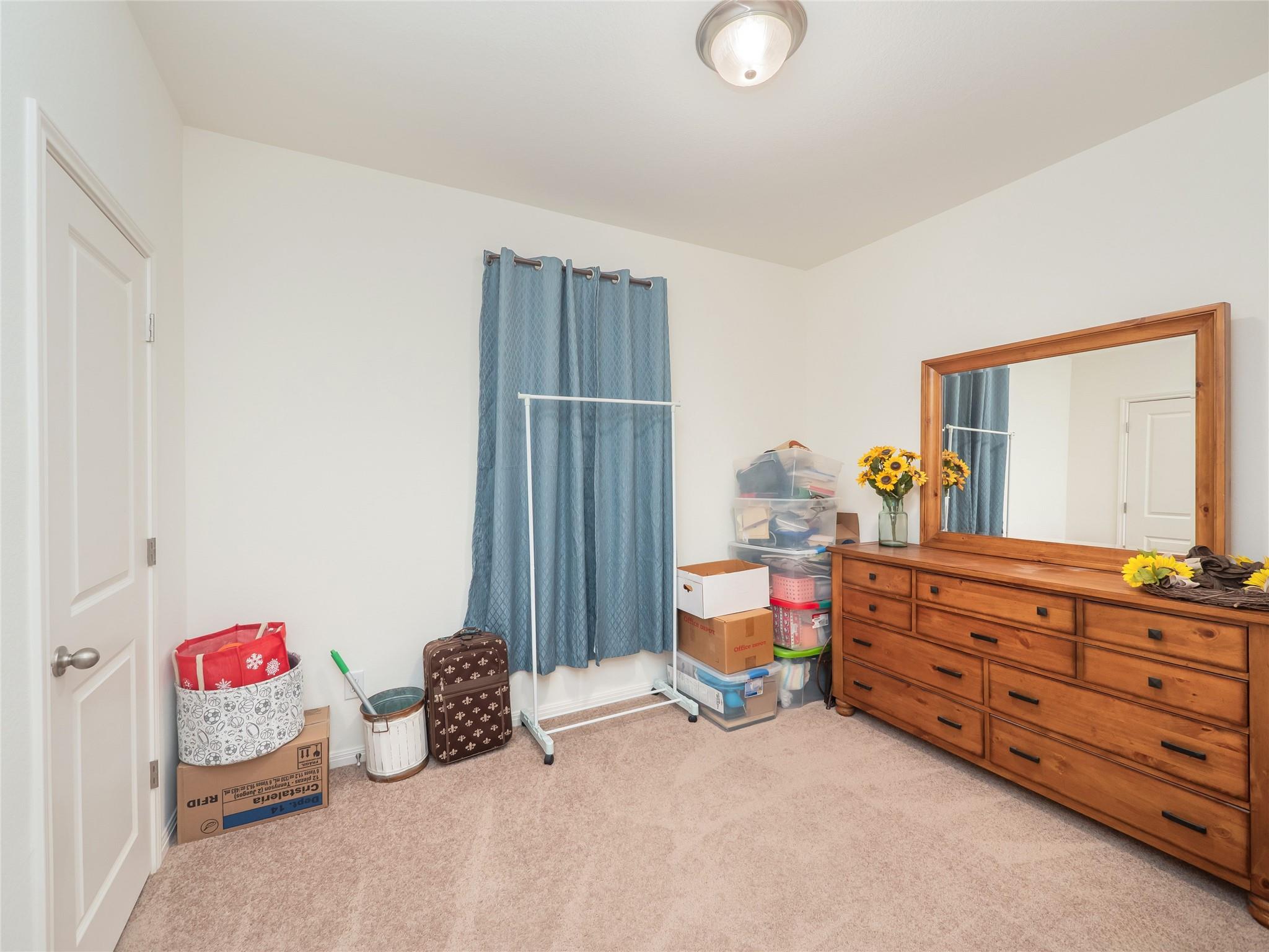 137 Hondo Gap Ln, Jarrell, TX 76537