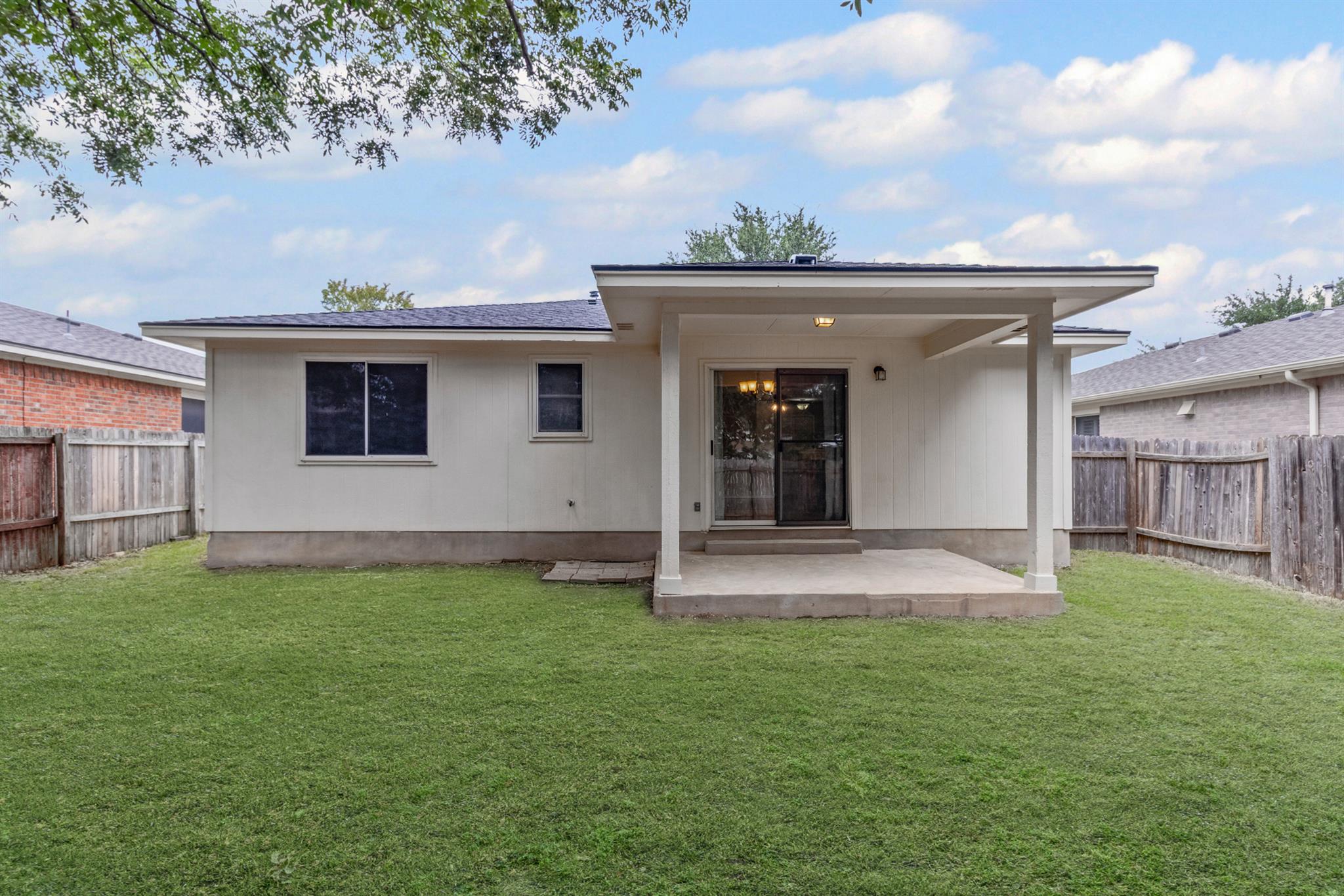 200 Stanford Dr, Leander, TX 78641