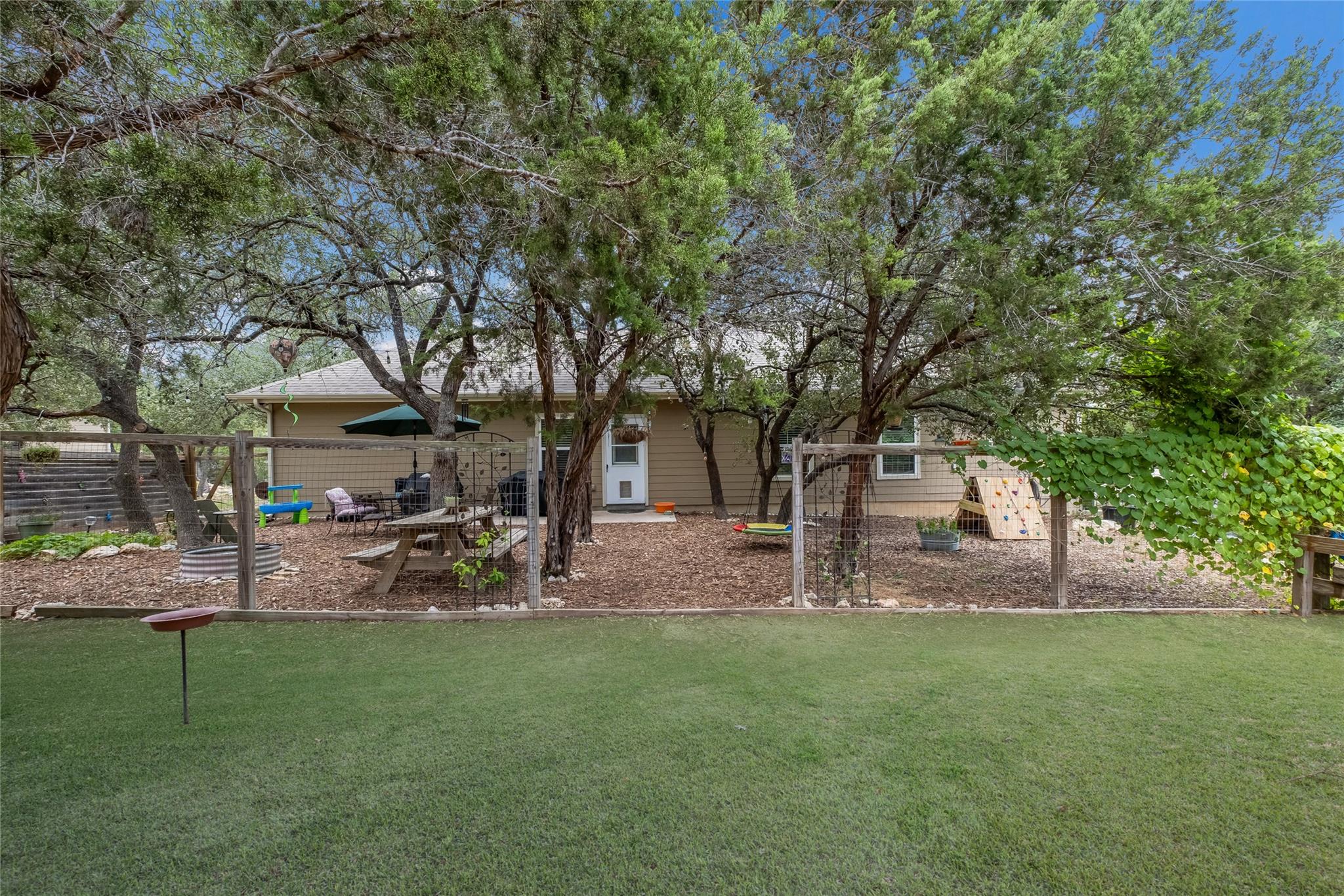 221 Legacy Rdg, Canyon Lake, TX 78133