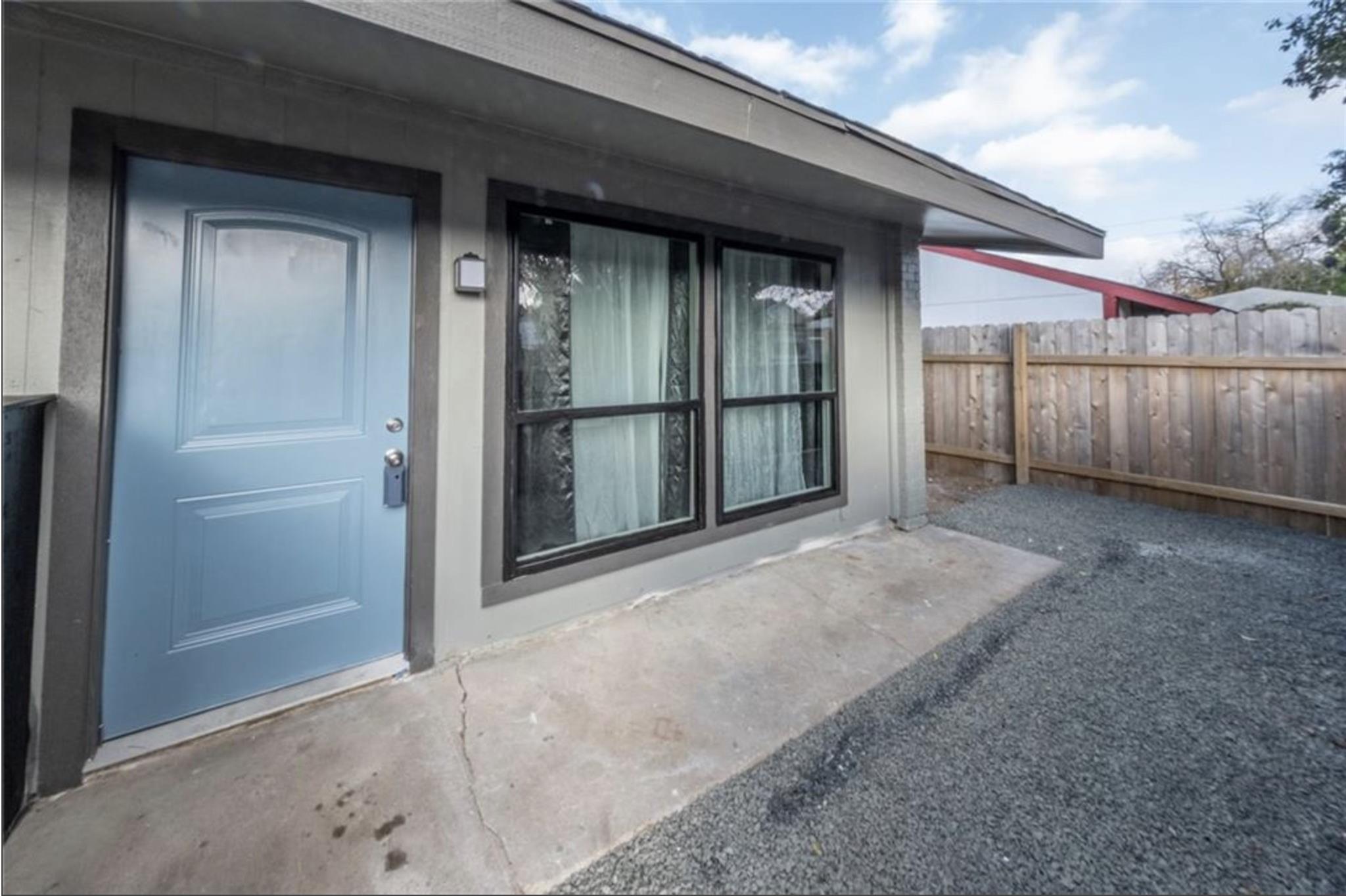 2610 Ektom Dr # B, Austin, TX 78745