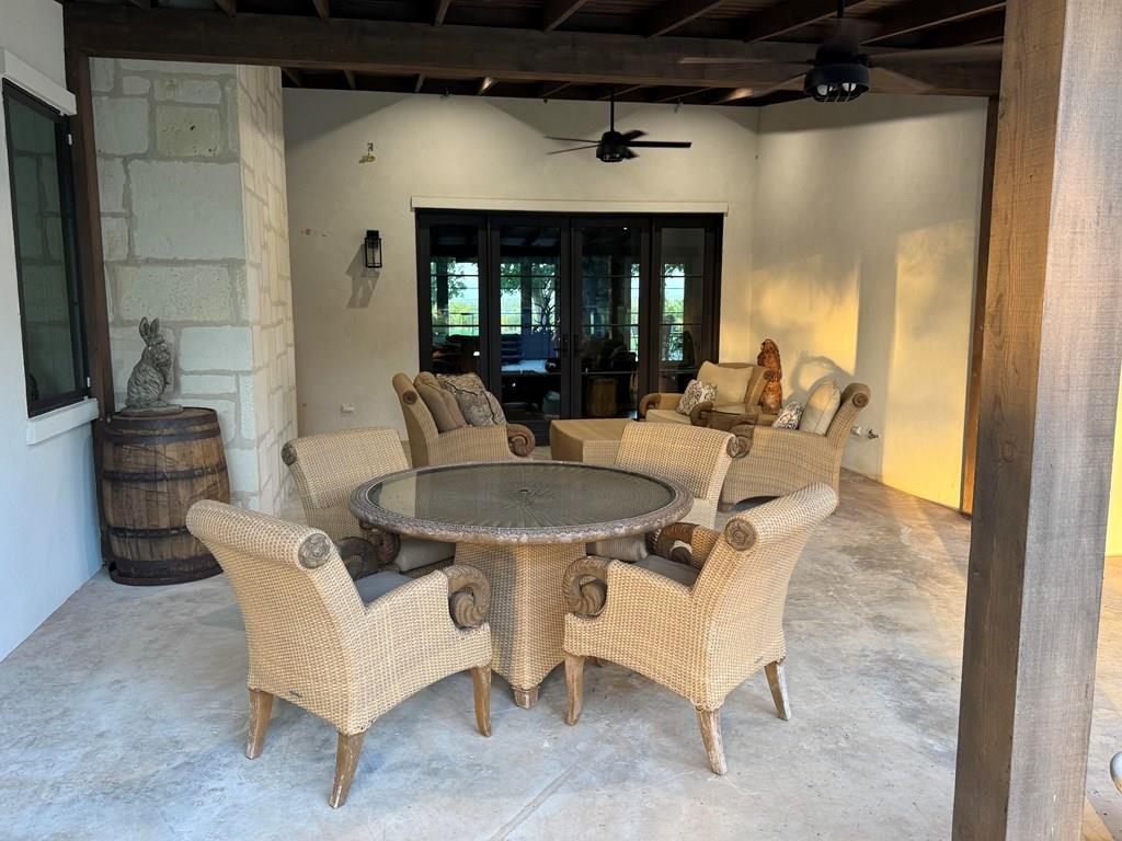 772 Luckenbach Rd, Fredericksburg, TX 78624