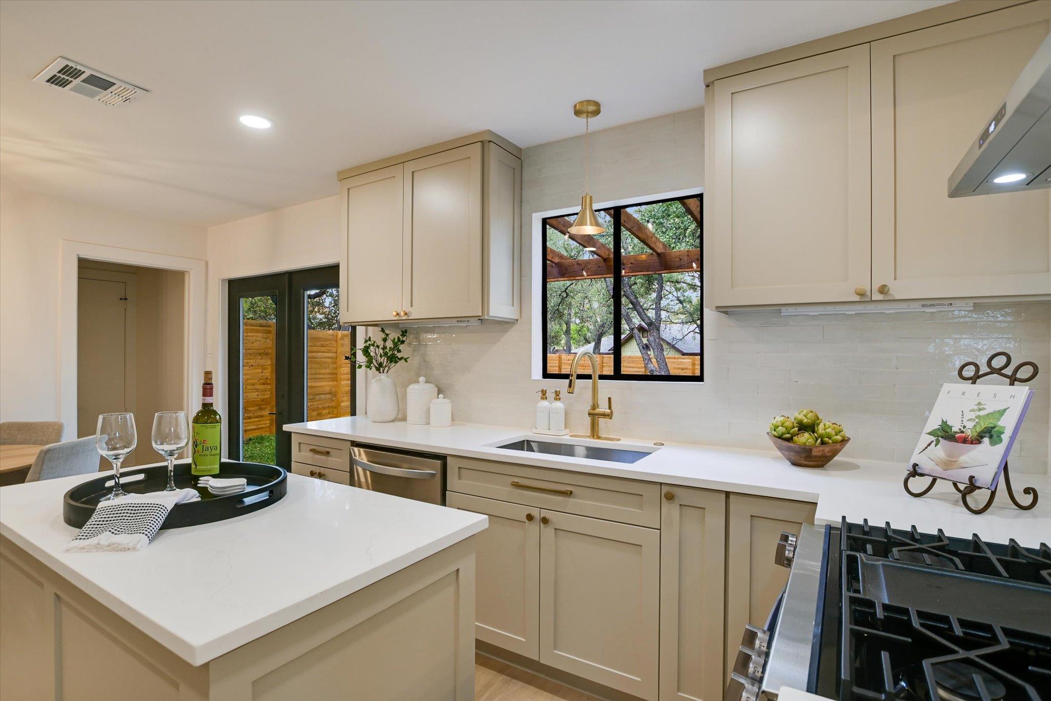 8300 Washita Dr, Austin, TX 78749