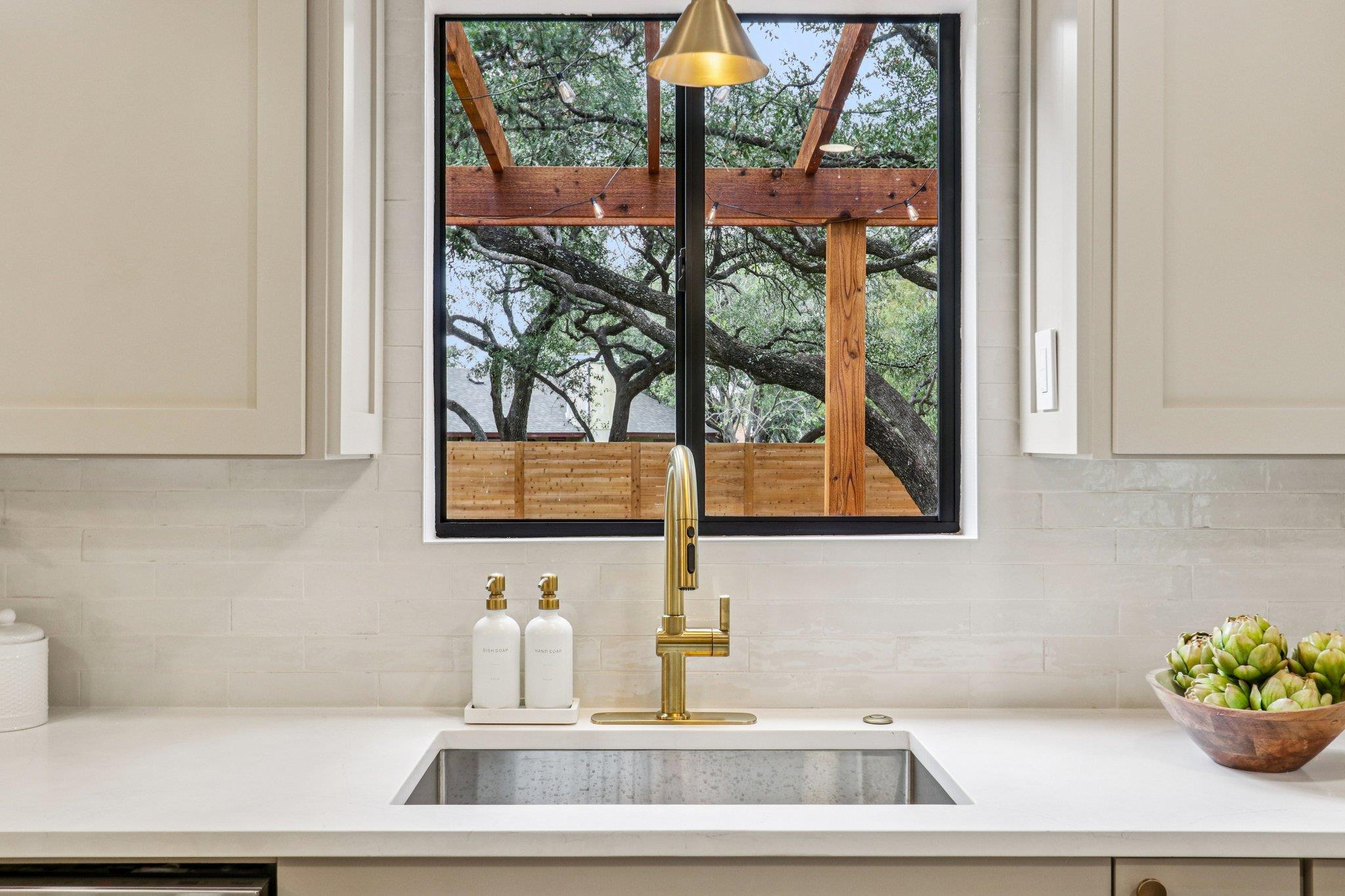 8300 Washita Dr, Austin, TX 78749