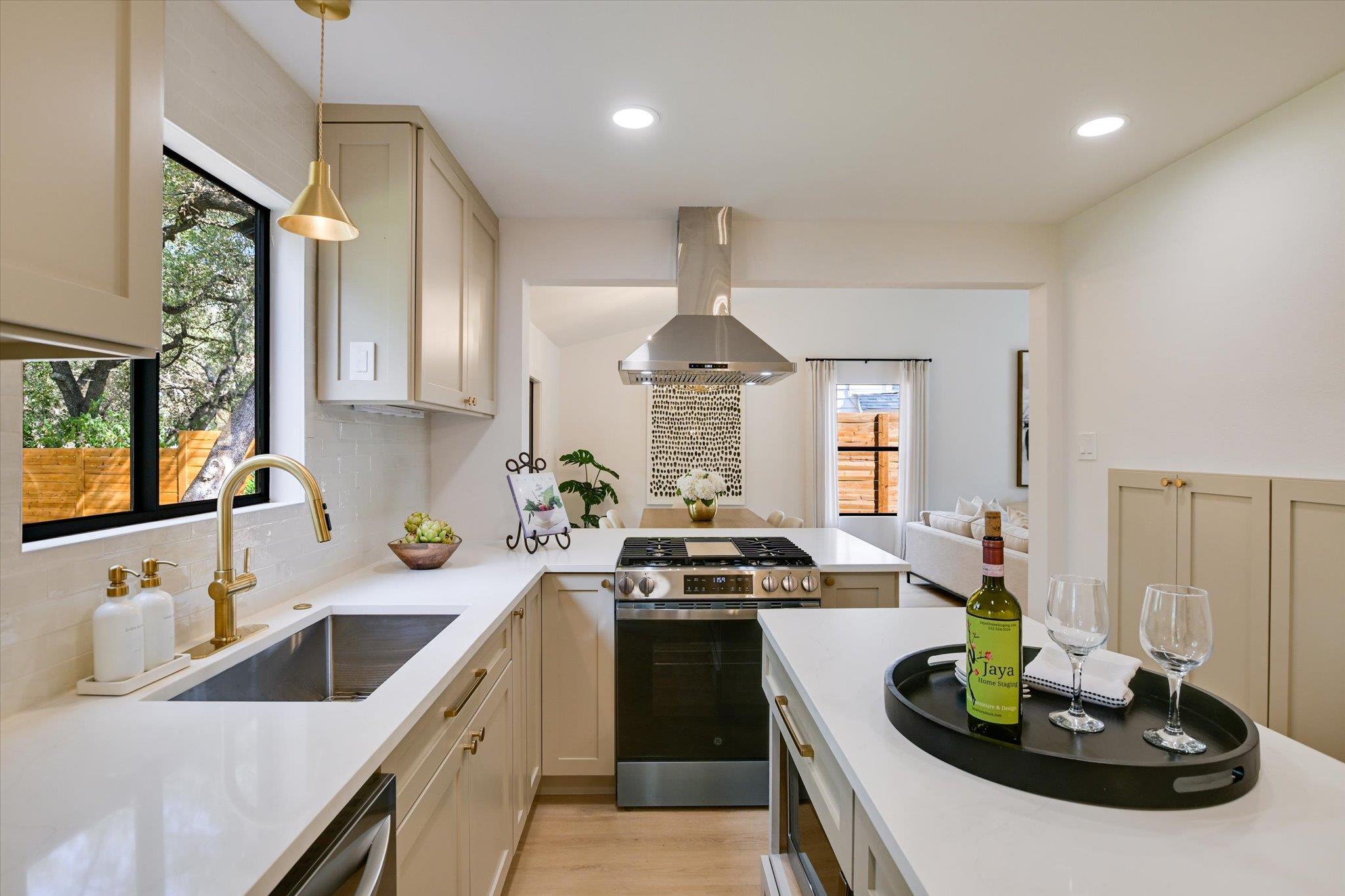 8300 Washita Dr, Austin, TX 78749