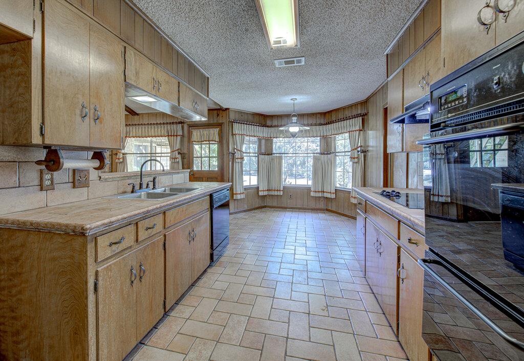 8205 Cliffview Dr, Austin, TX 78759