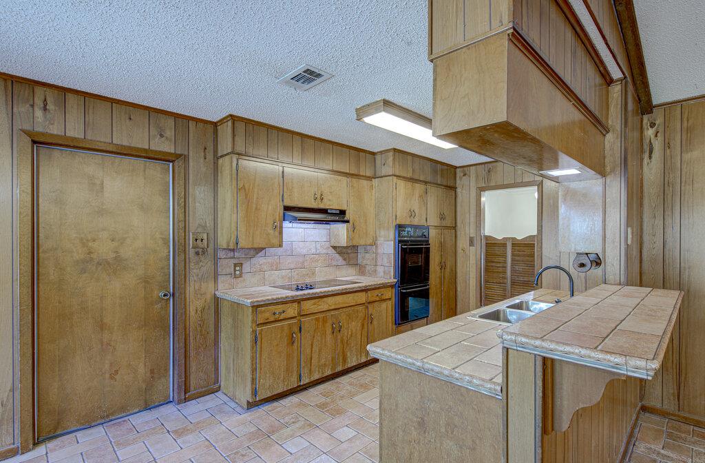 8205 Cliffview Dr, Austin, TX 78759