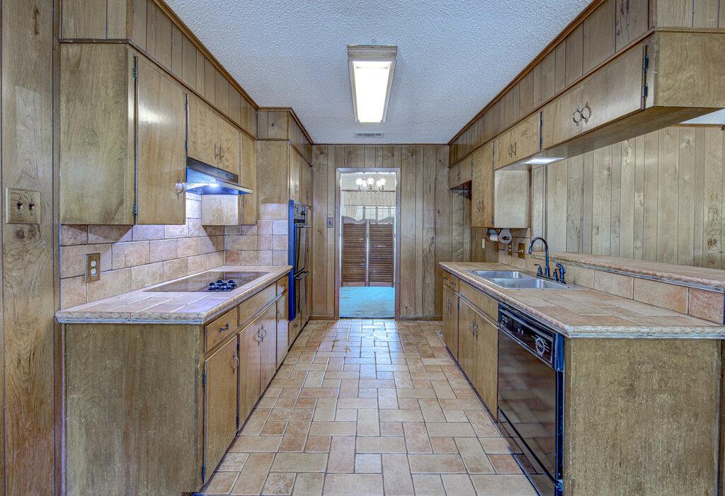 8205 Cliffview Dr, Austin, TX 78759