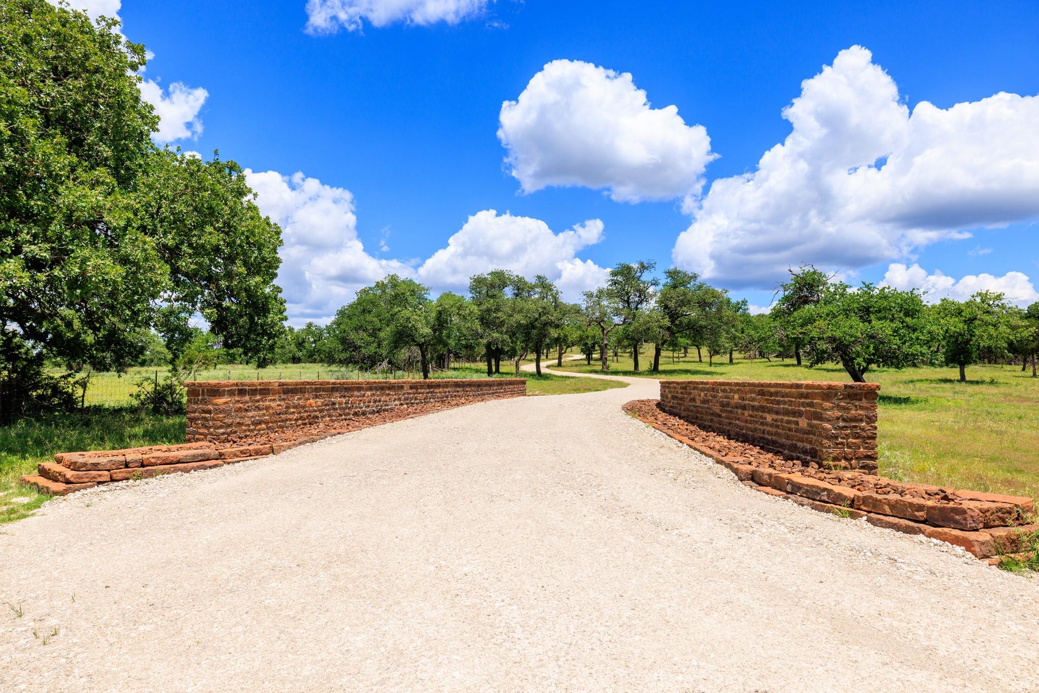 520 Isaacs Mountain Rd, Willow City, TX 78675