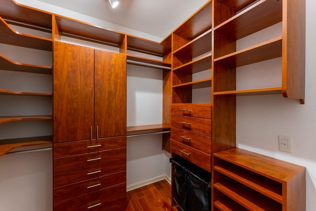 54 Rainey St # 1122, Austin, TX 78701