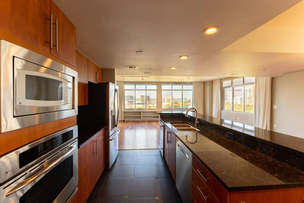 54 Rainey St # 1122, Austin, TX 78701